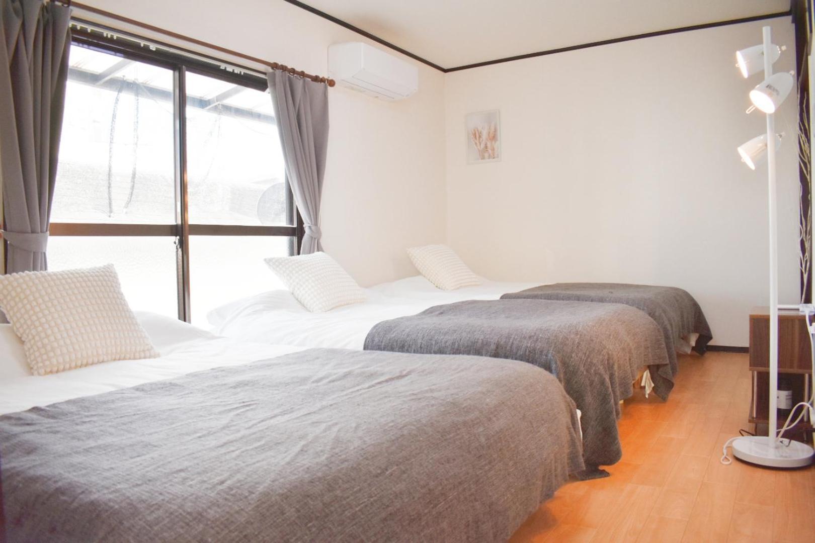 Namba East House Three-story House72 Villa *