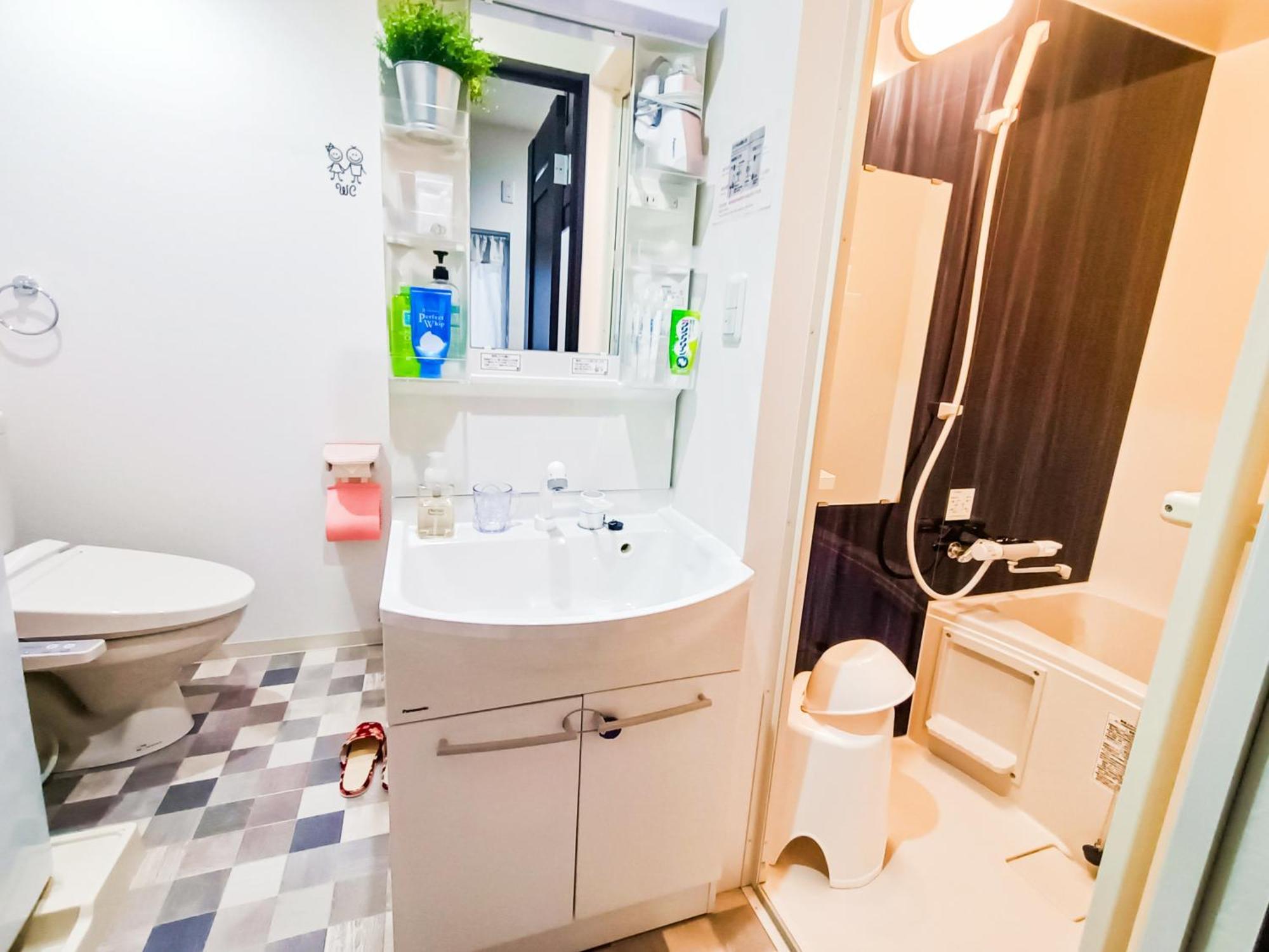 Usj 2 Stops, Umeda&dotonbori 8mins, Tiffanyblue Theme Sv3 Apartment Osaka