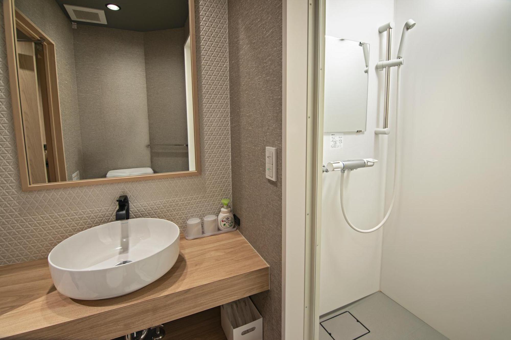 Home新町: Stylish New Near Shinsaibashi Apartment *