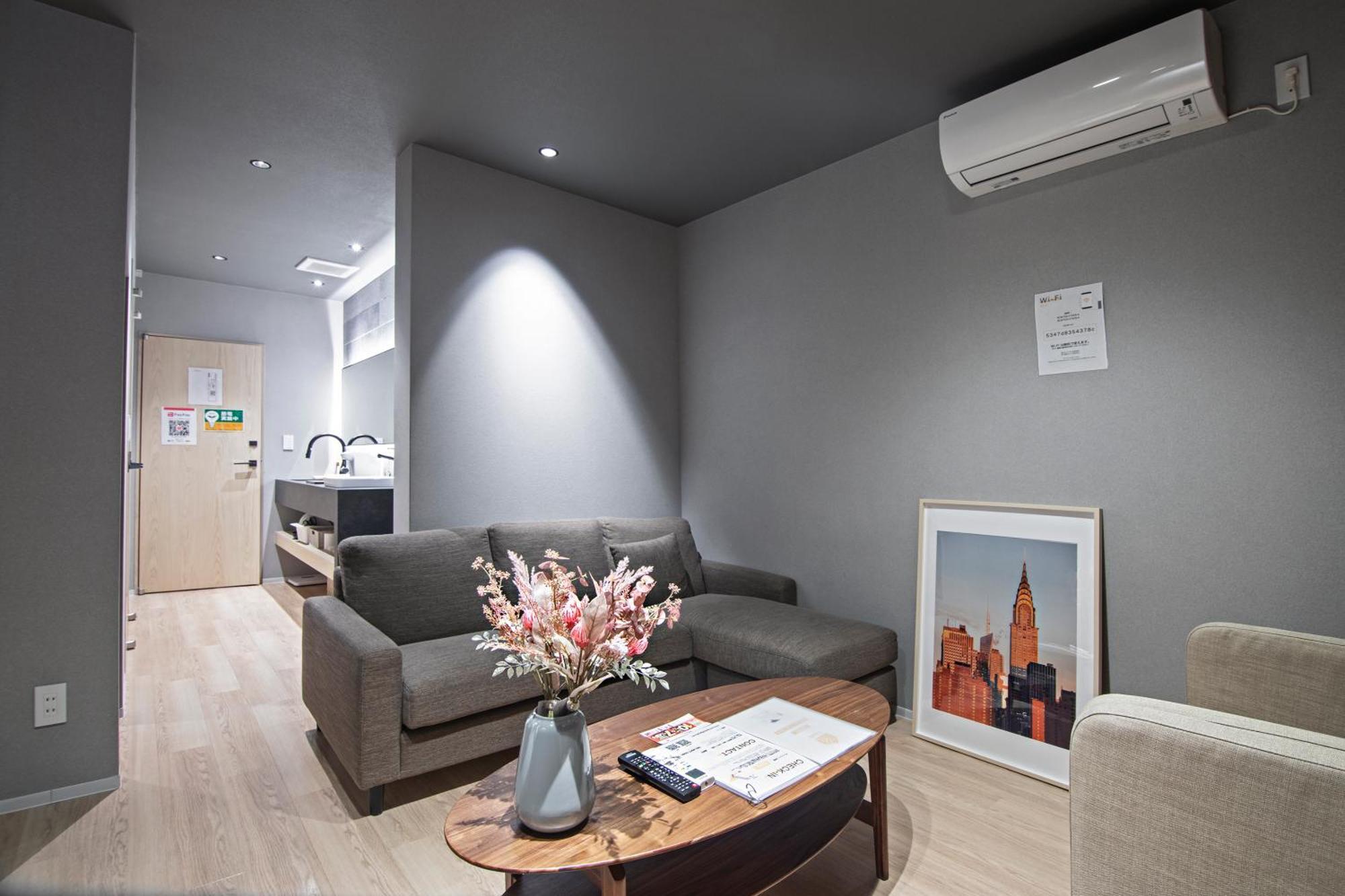 Home新町: Stylish New Near Shinsaibashi *