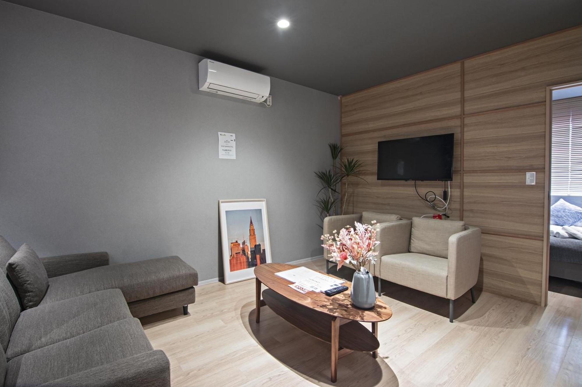 Home新町: Stylish New Near Shinsaibashi Apartment *
