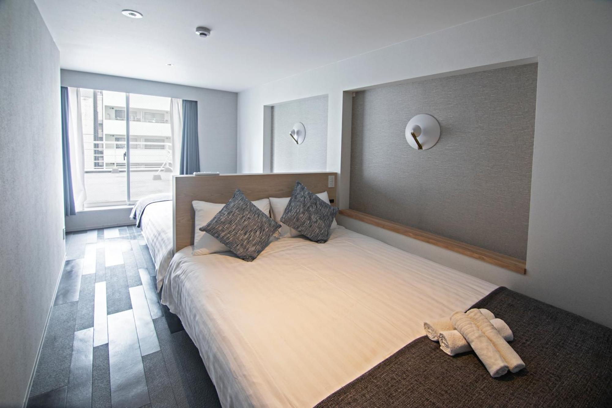 Home新町: Stylish New Near Shinsaibashi Apartment *