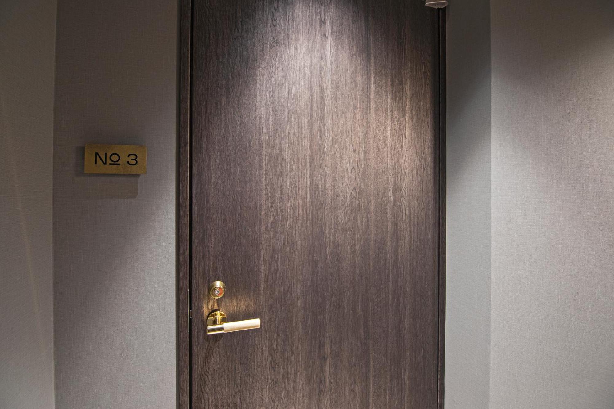 Home新町: Stylish New Near Shinsaibashi Apartment