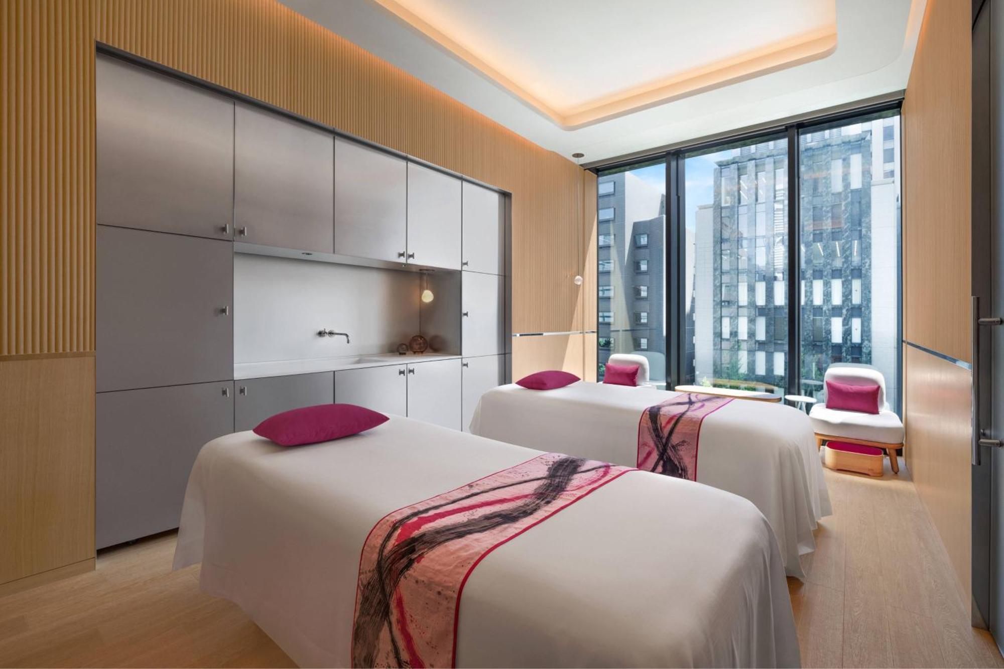 W 5* Osaka