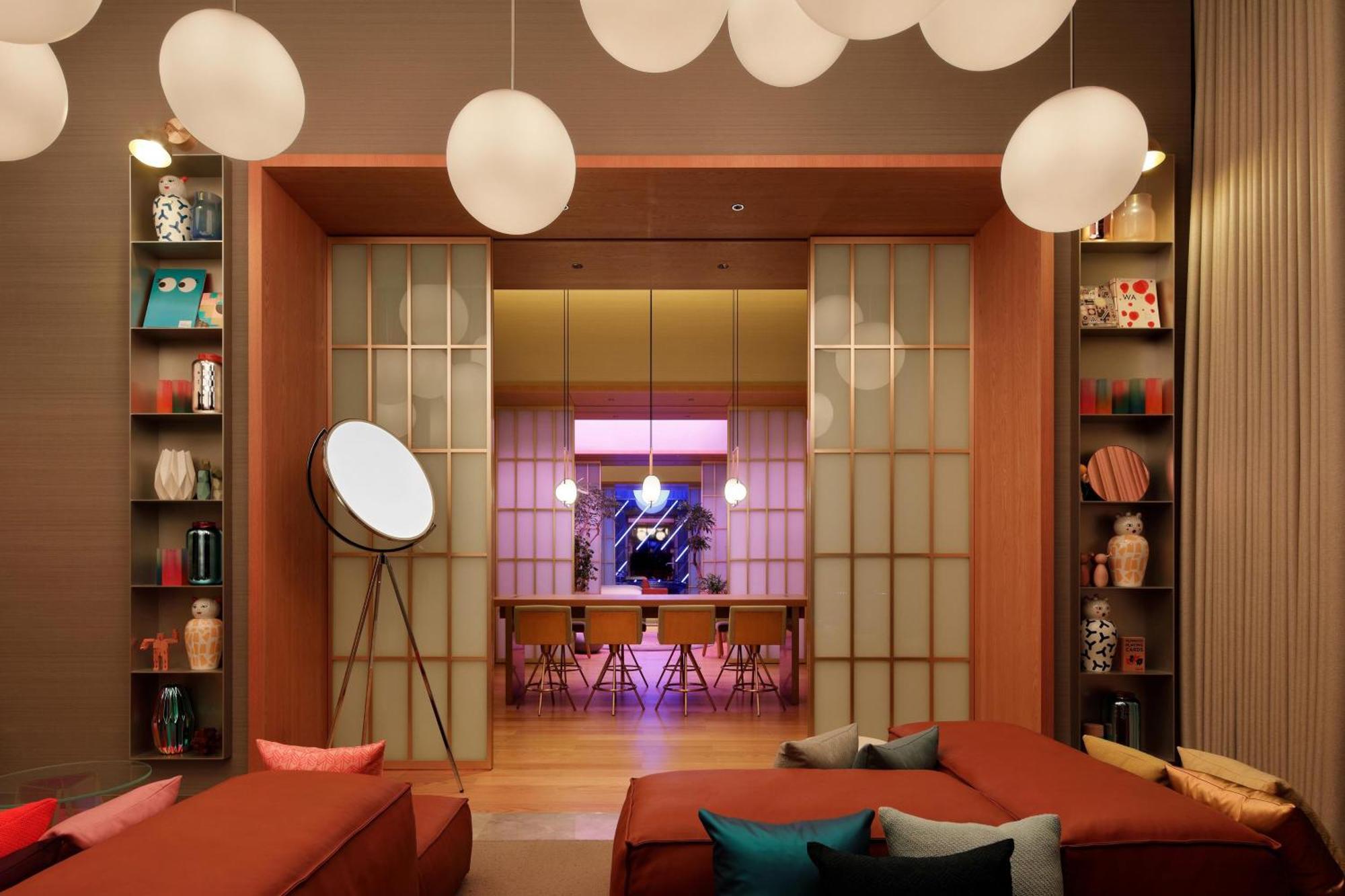 W Hotel 5*