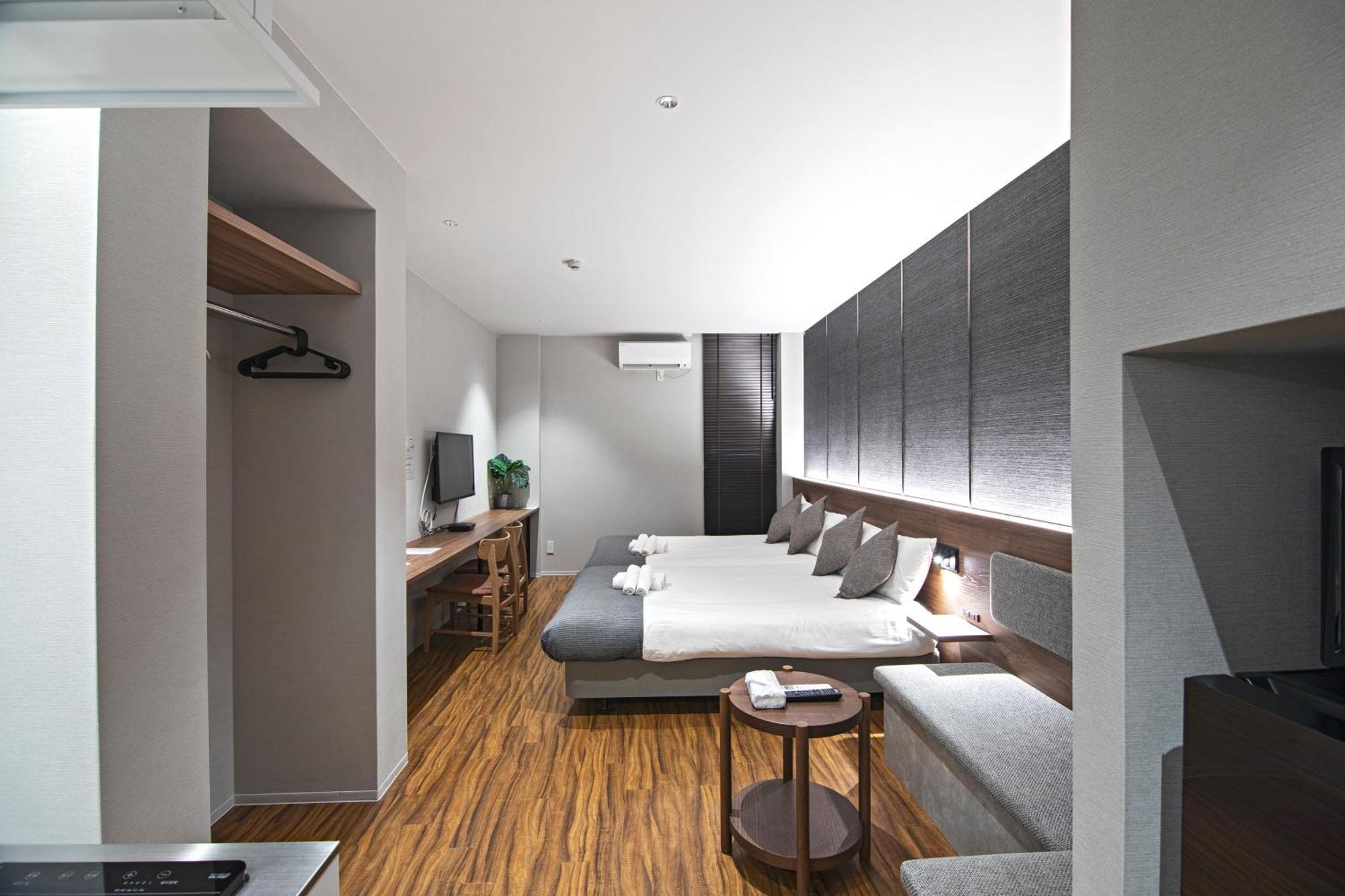Home新町: Stylish New Near Shinsaibashi Apartment