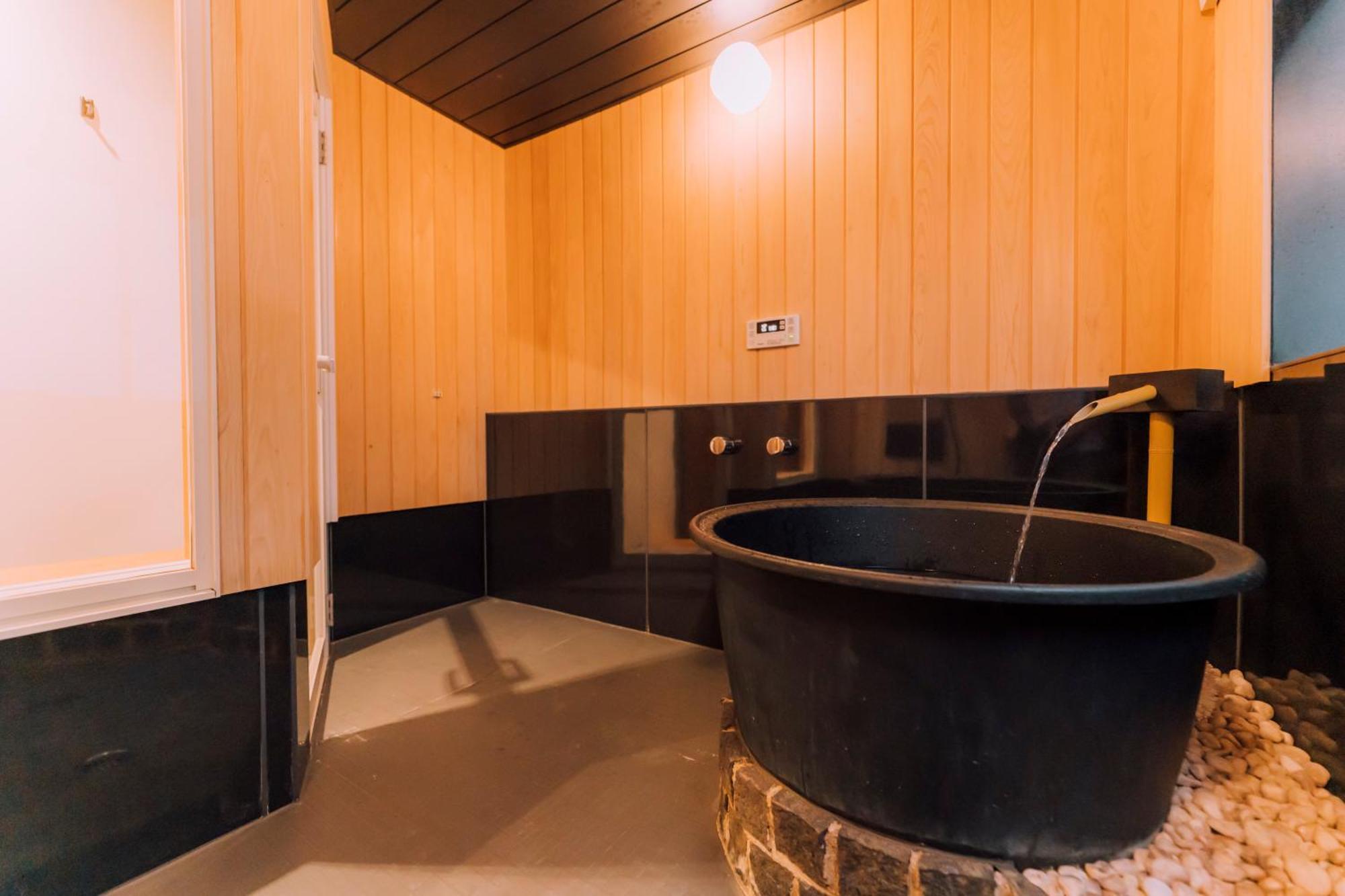Holiday home Ninja Inspired 4bdr Cast Iron Bath Tennoji 5min *