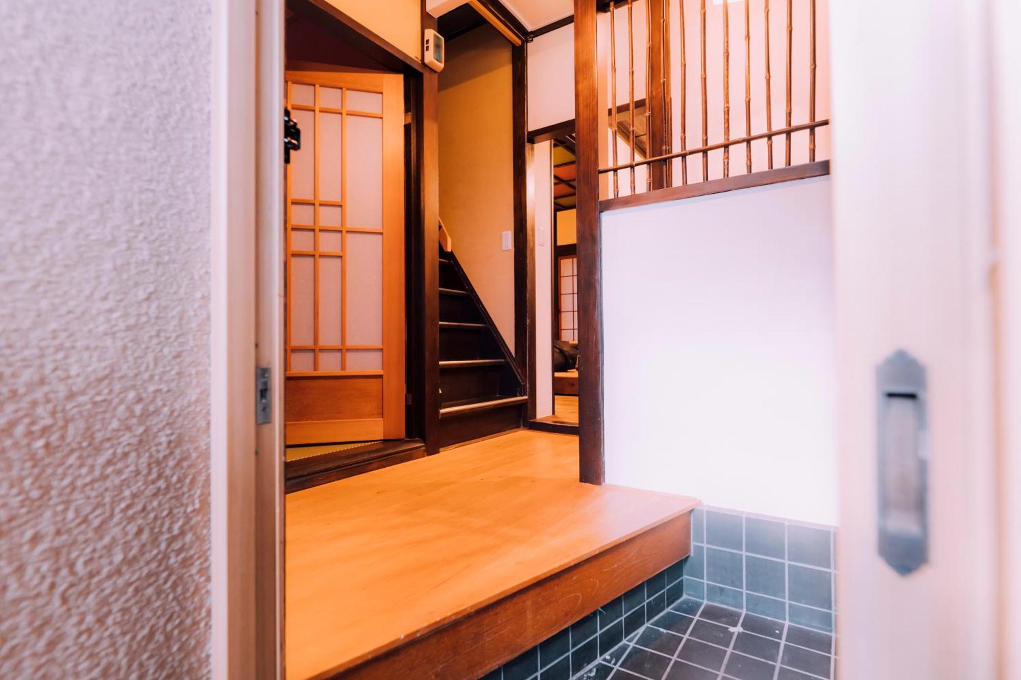 Ninja Inspired 4bdr Cast Iron Bath Tennoji 5min Holiday home Osaka