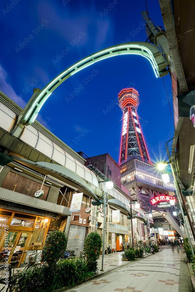 Wutong: Airport-adjacent Landmark Apartment Osaka