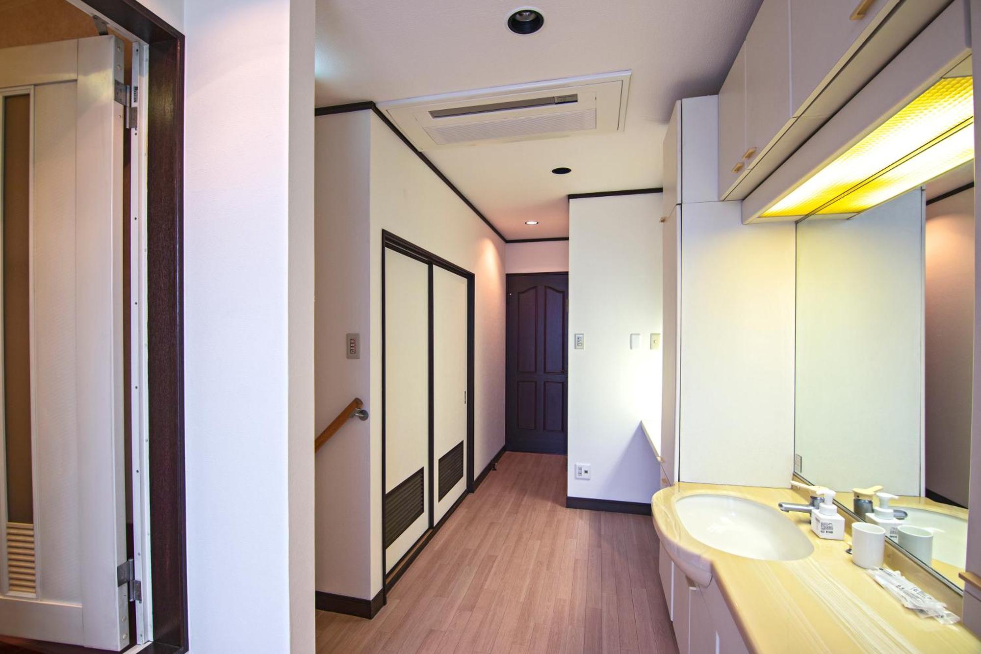 Tabi Time Imazato Park: Spacious Near Stations Osaka
