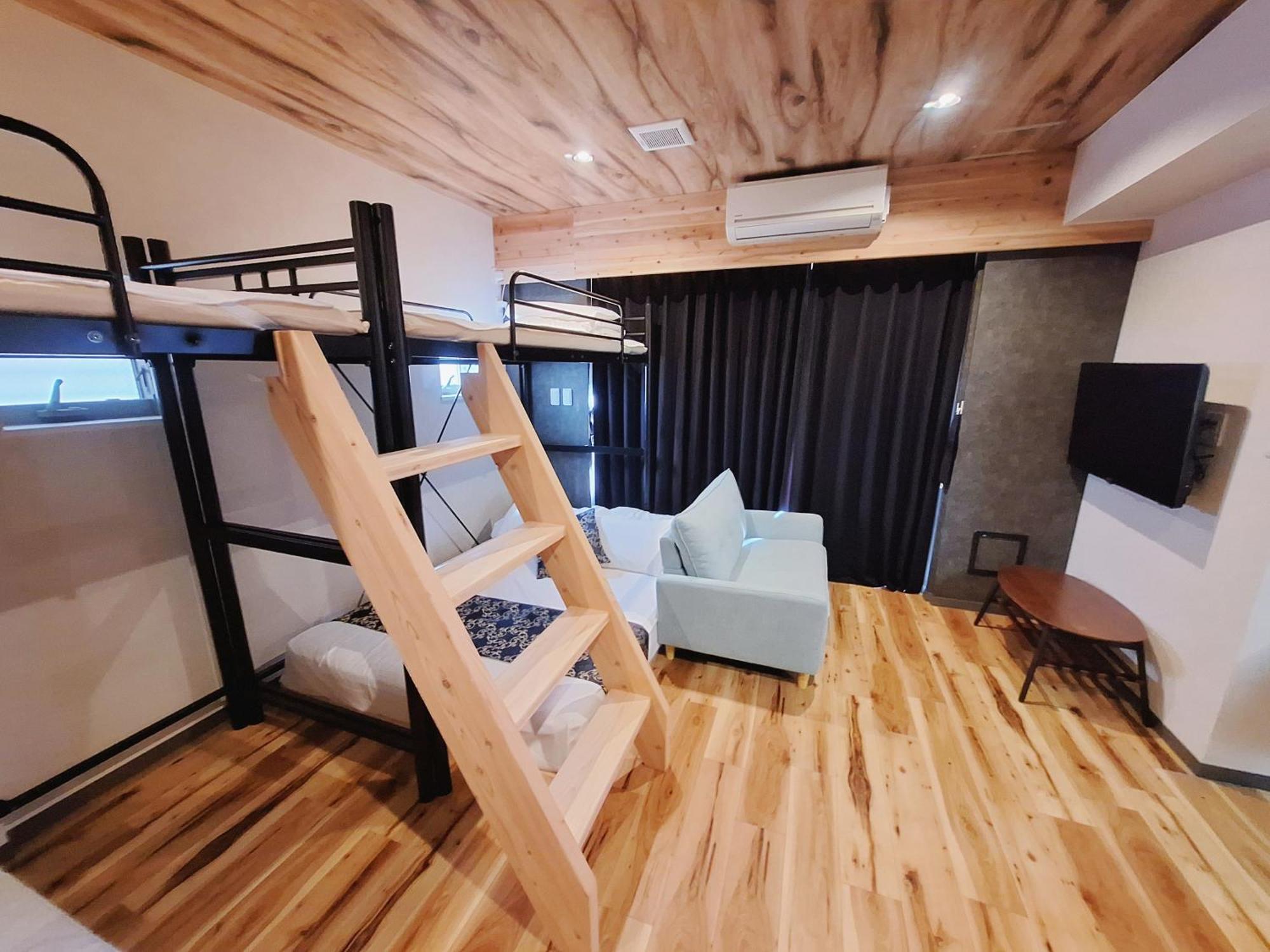 Apartment Poly *