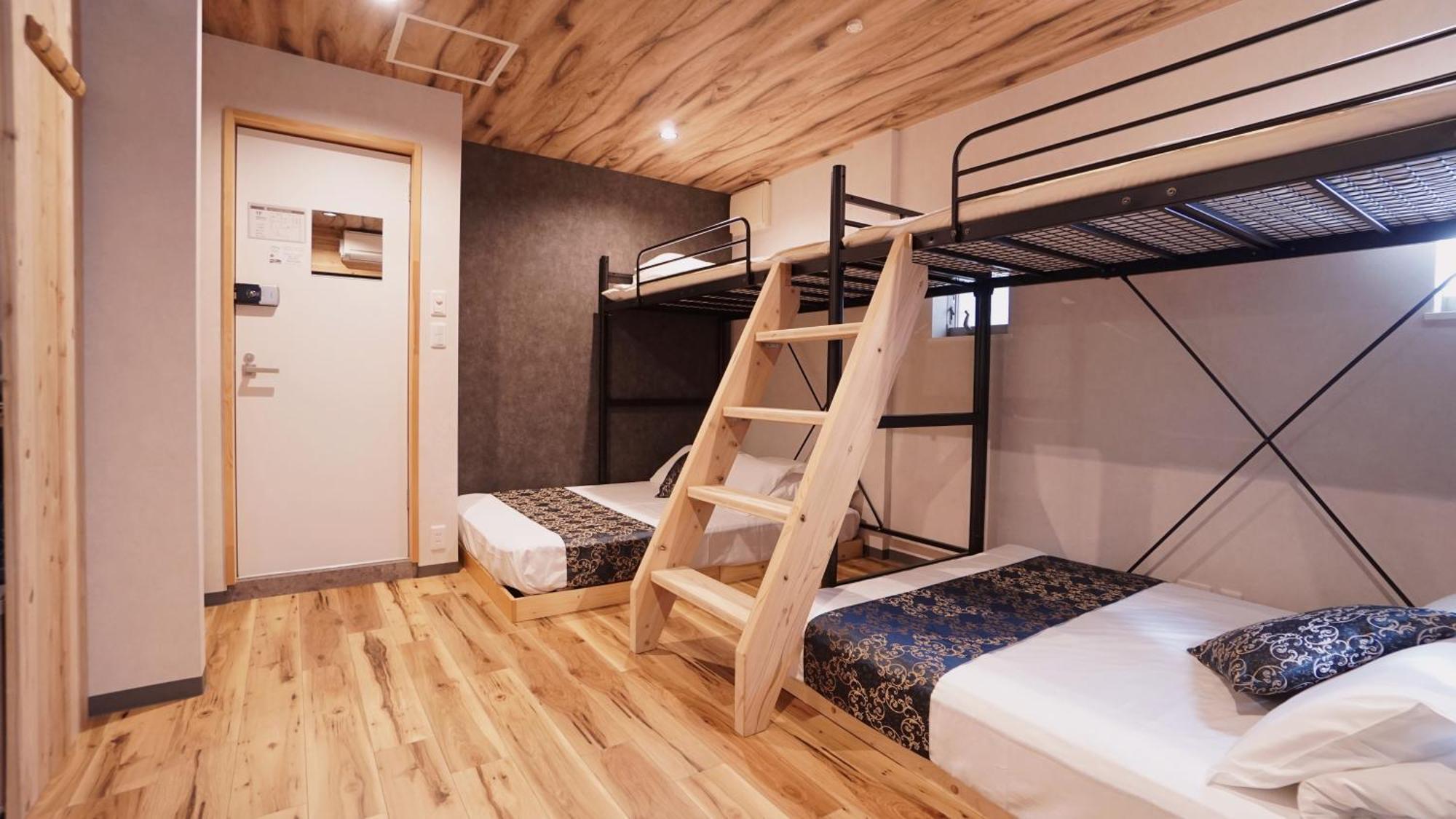 Poly Apartment *