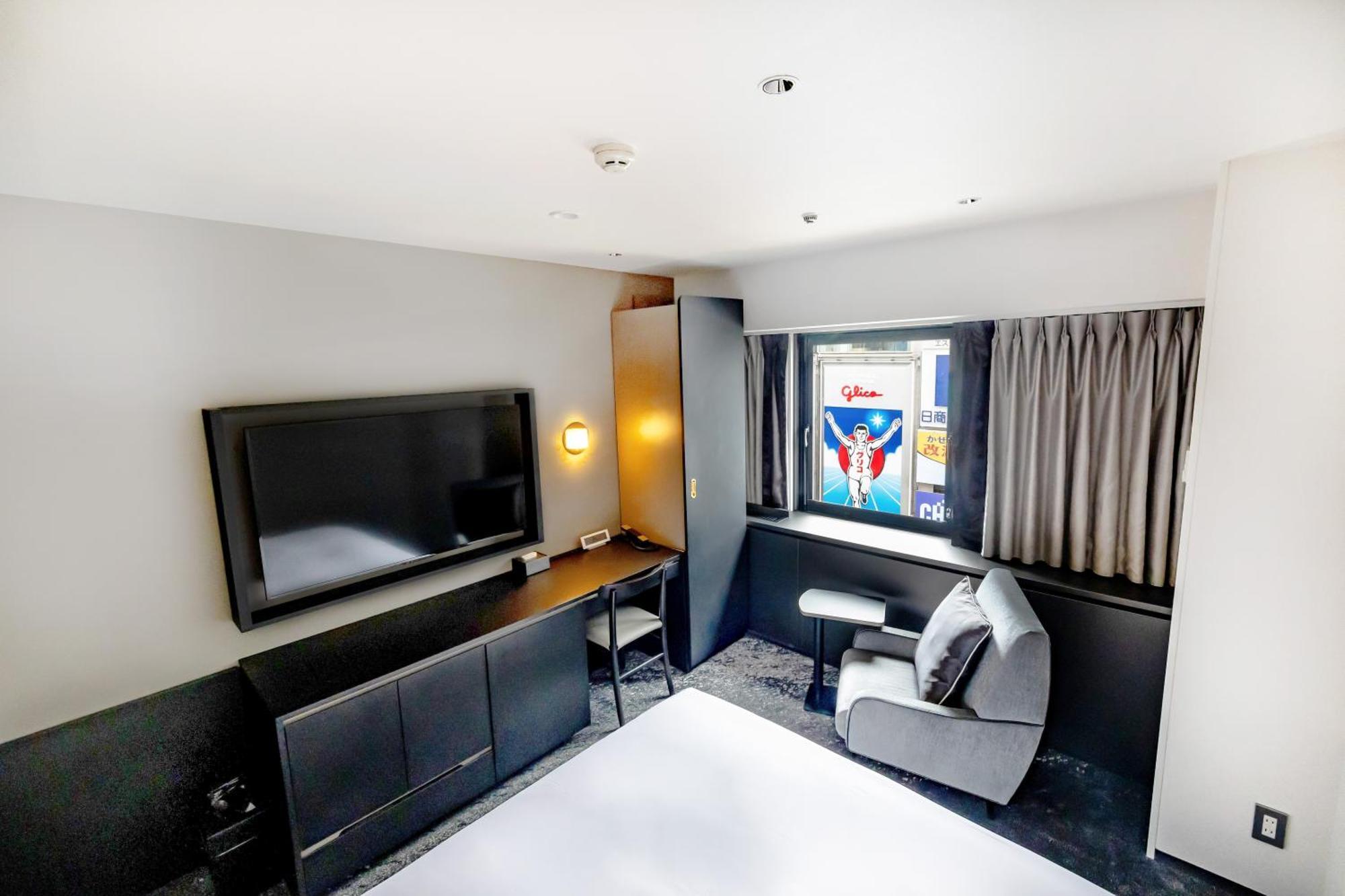 Cross Hotel