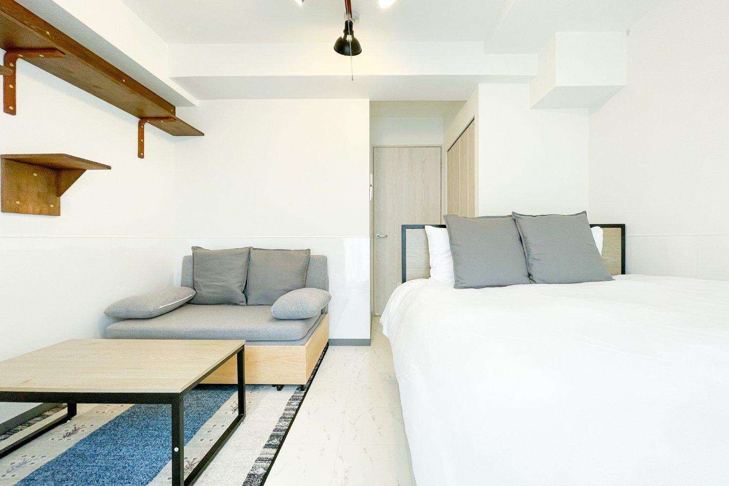 Blue Shimanouchi Apartment *