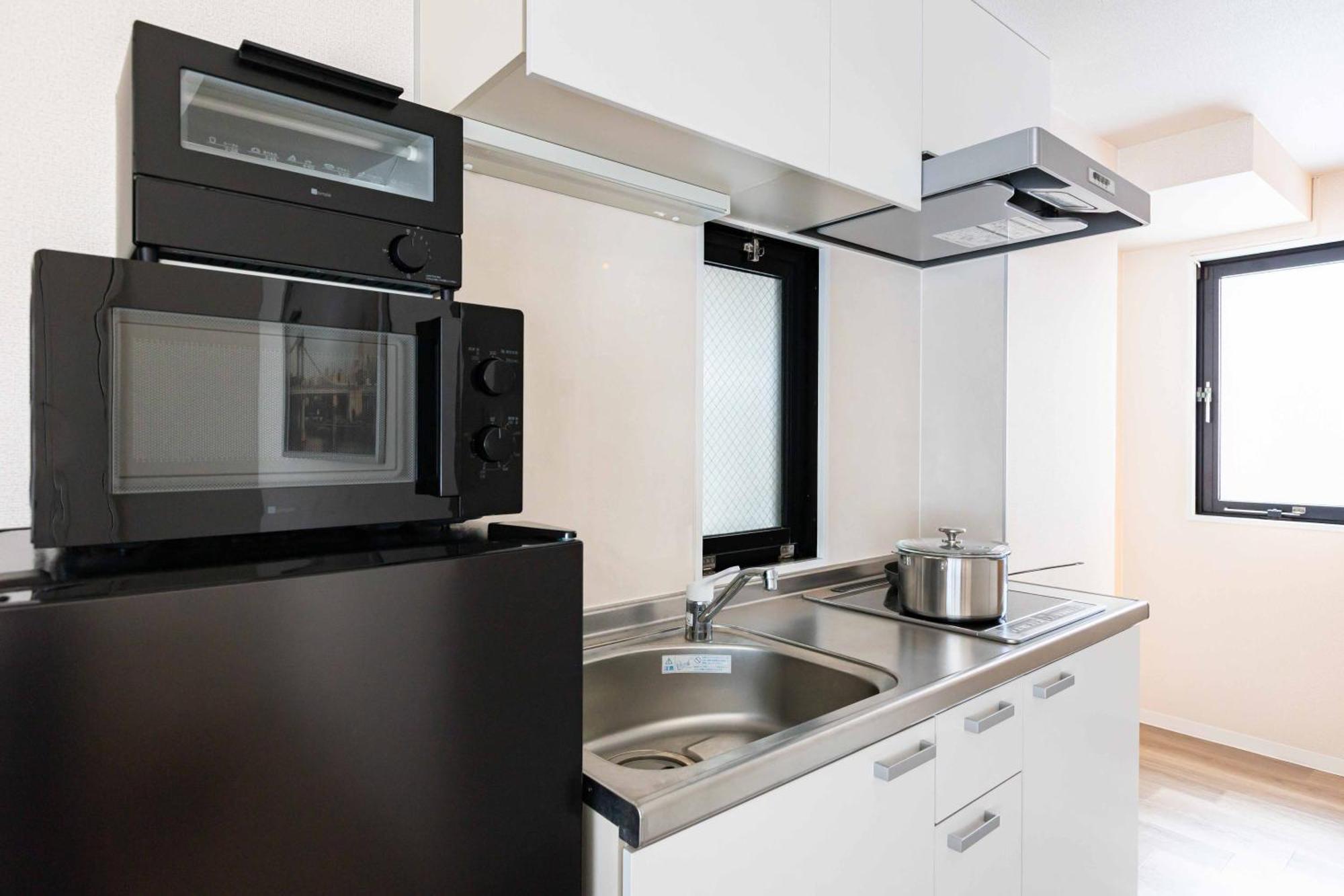 1st Apartment *