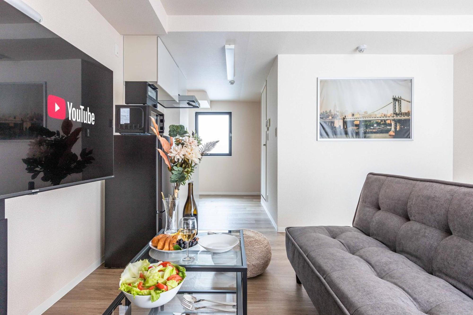 Apartment 1st *
