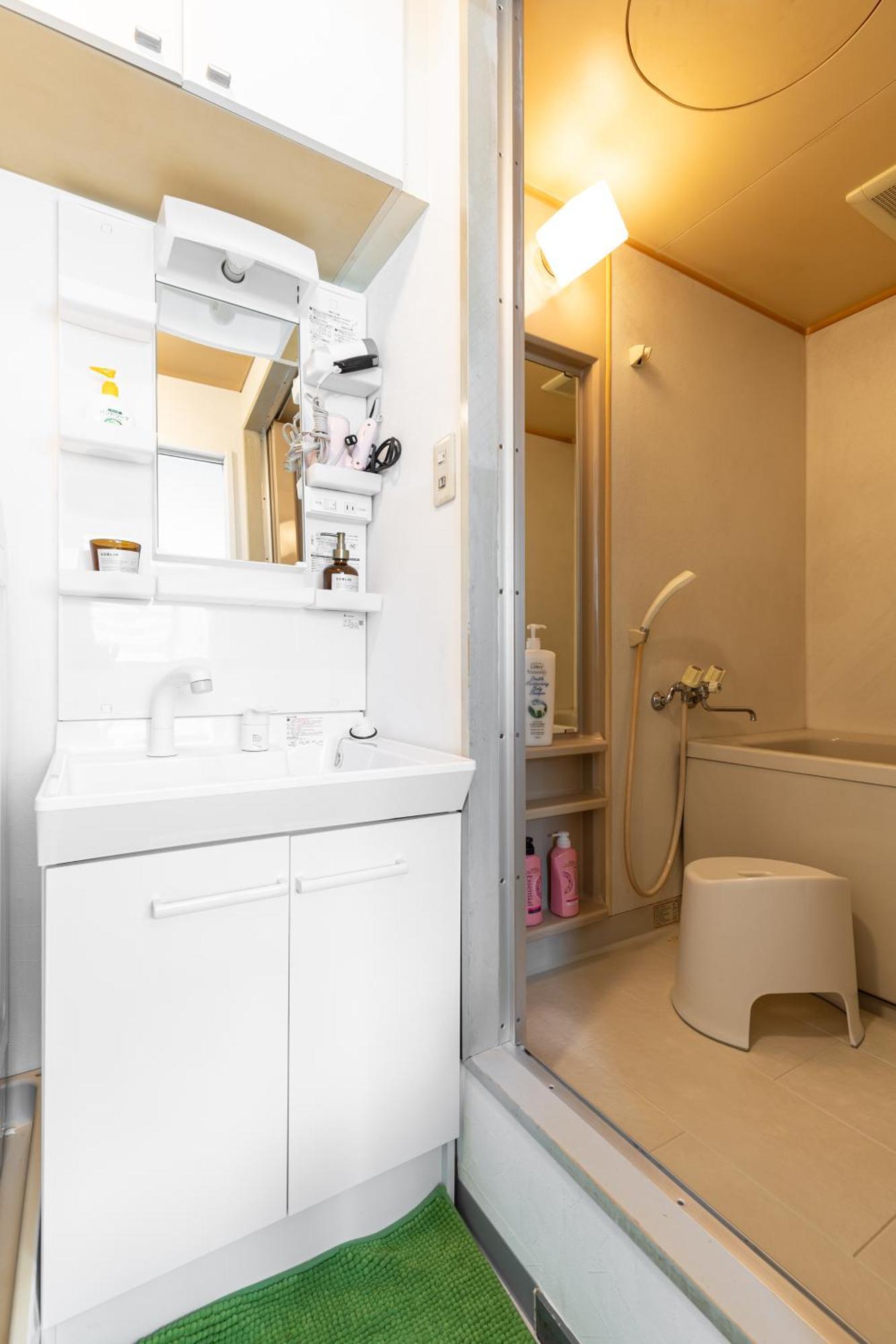 Premier Namba なんば駅徒歩3分 3 Mins Walk From Namba Station 7rooms Billiards Table 2baths 4toilets *