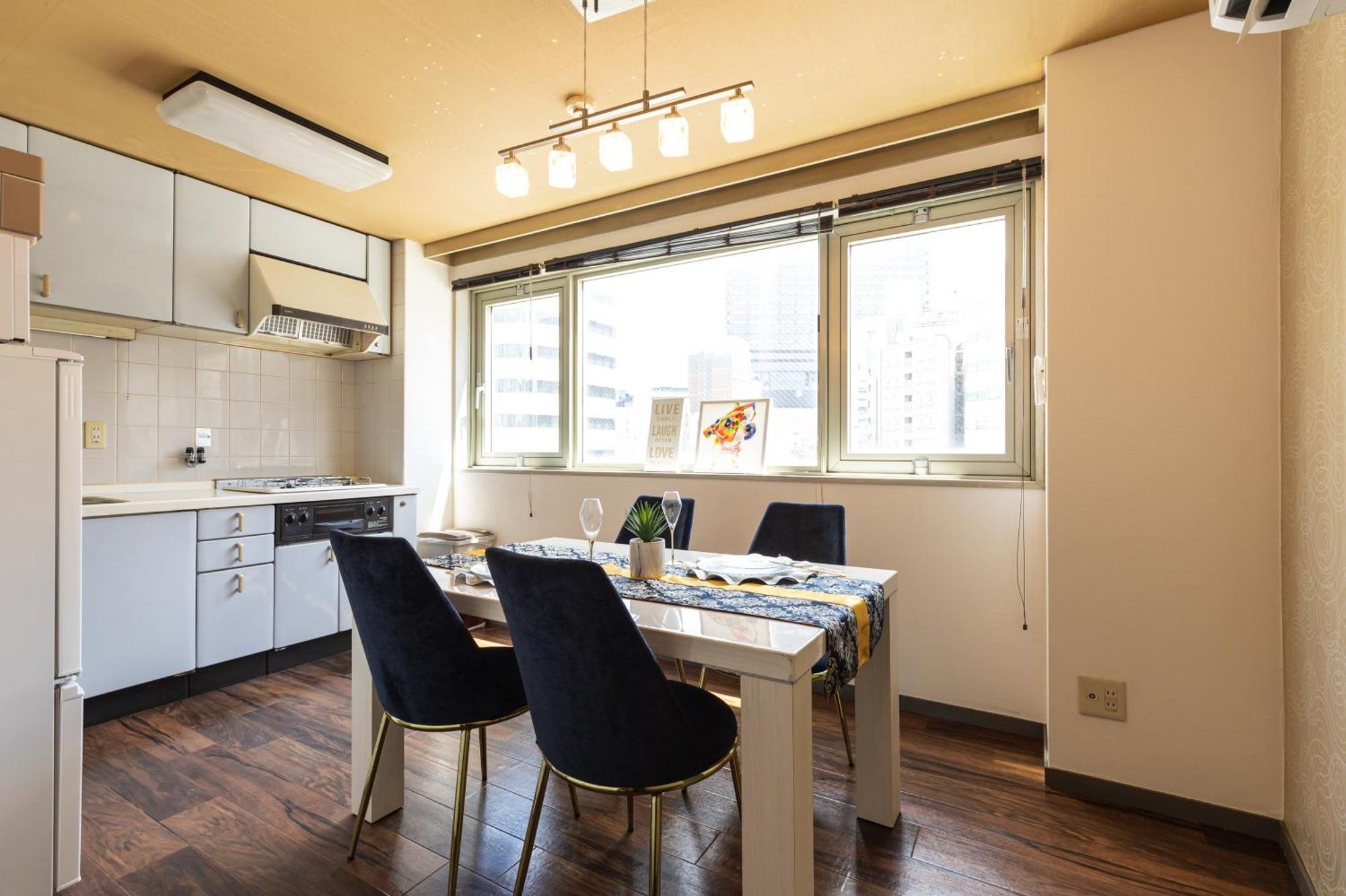Premier Namba なんば駅徒歩3分 3 Mins Walk From Namba Station 7rooms Billiards Table 2baths 4toilets Apartment Osaka