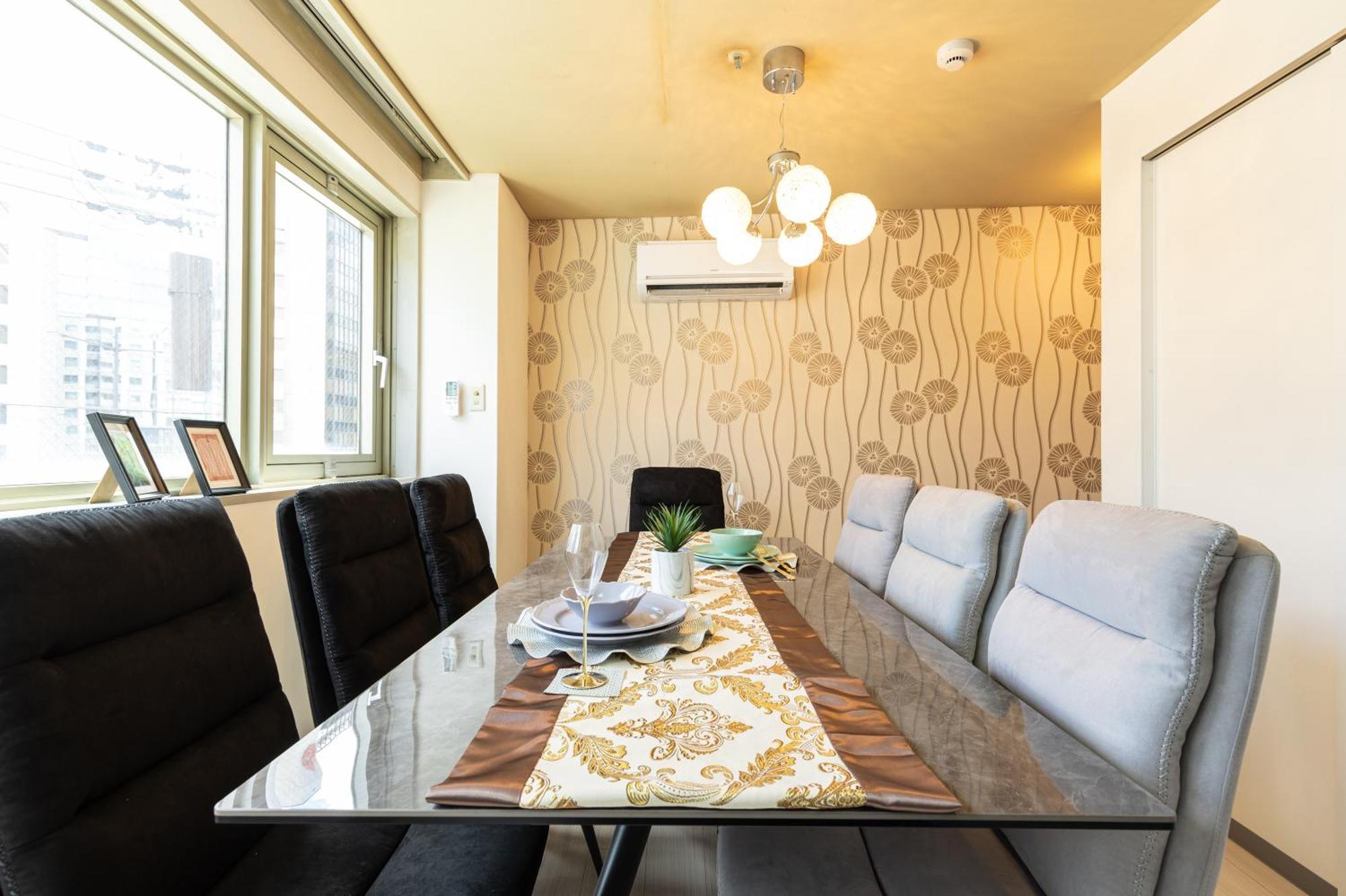 Premier Namba なんば駅徒歩3分 3 Mins Walk From Namba Station 7rooms Billiards Table 2baths 4toilets