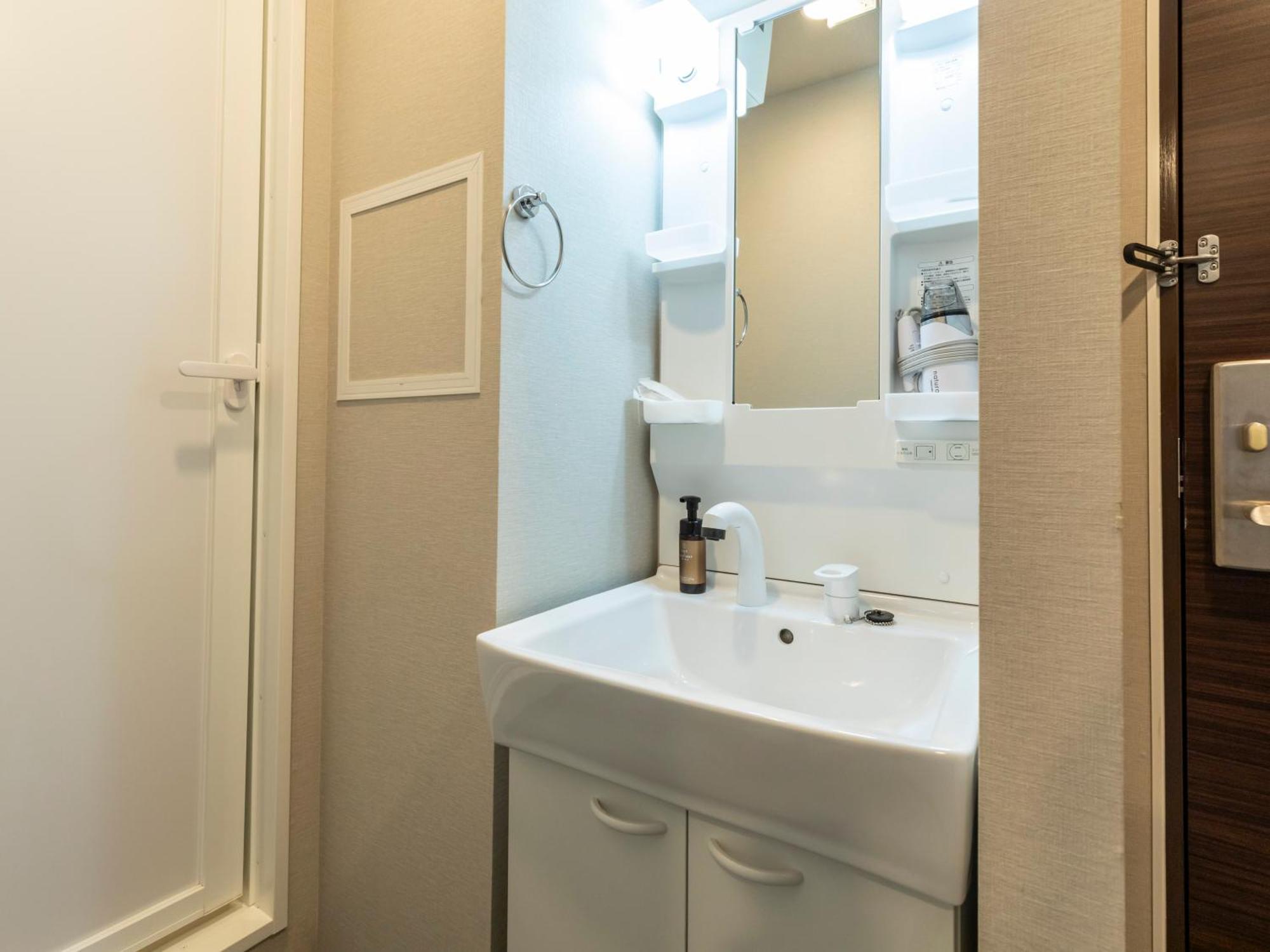Tabist Unihotel Midosuji Hommachi Hotel 2*