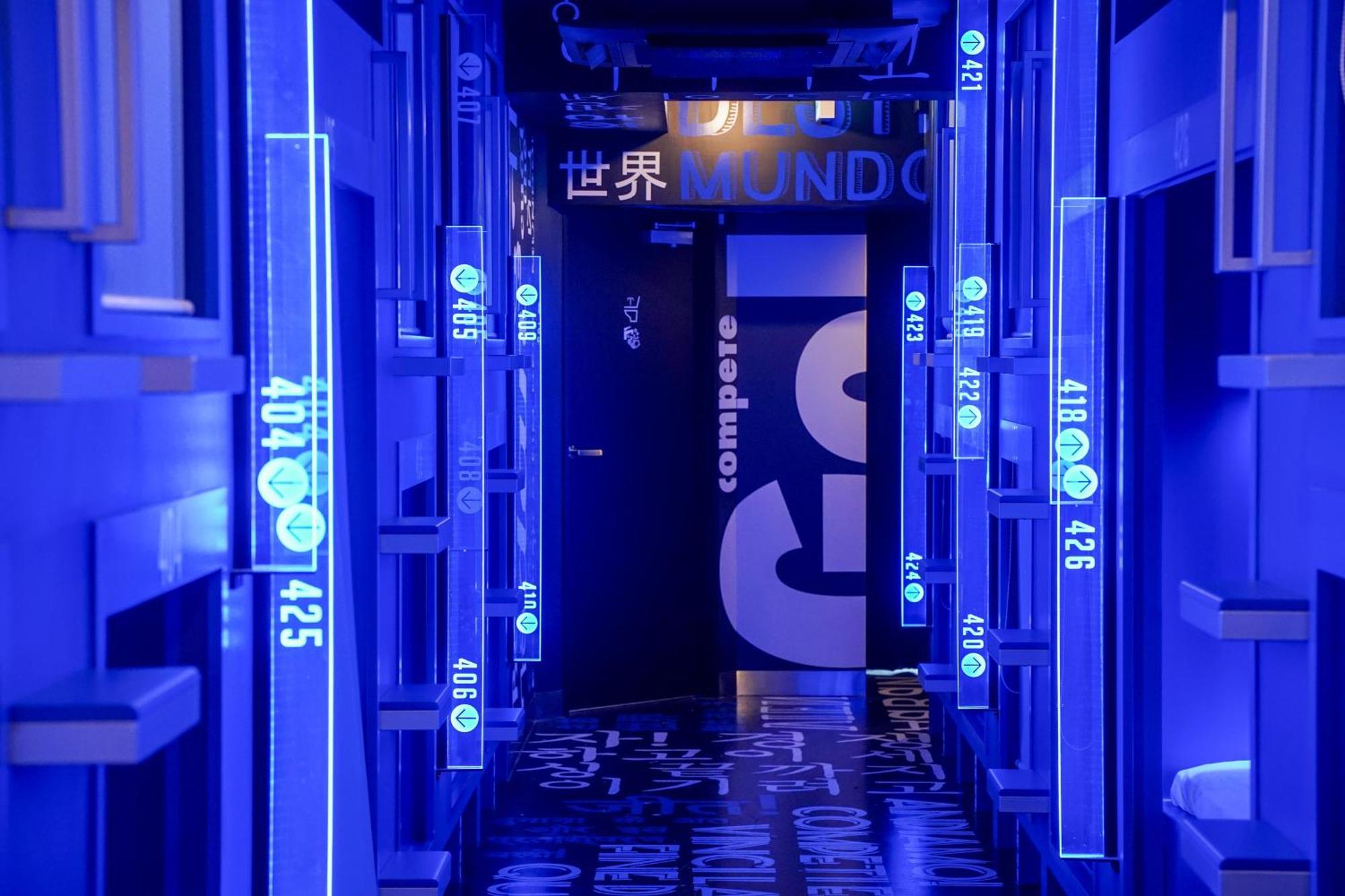 Esports E-zone 電脳空間 Hostel *