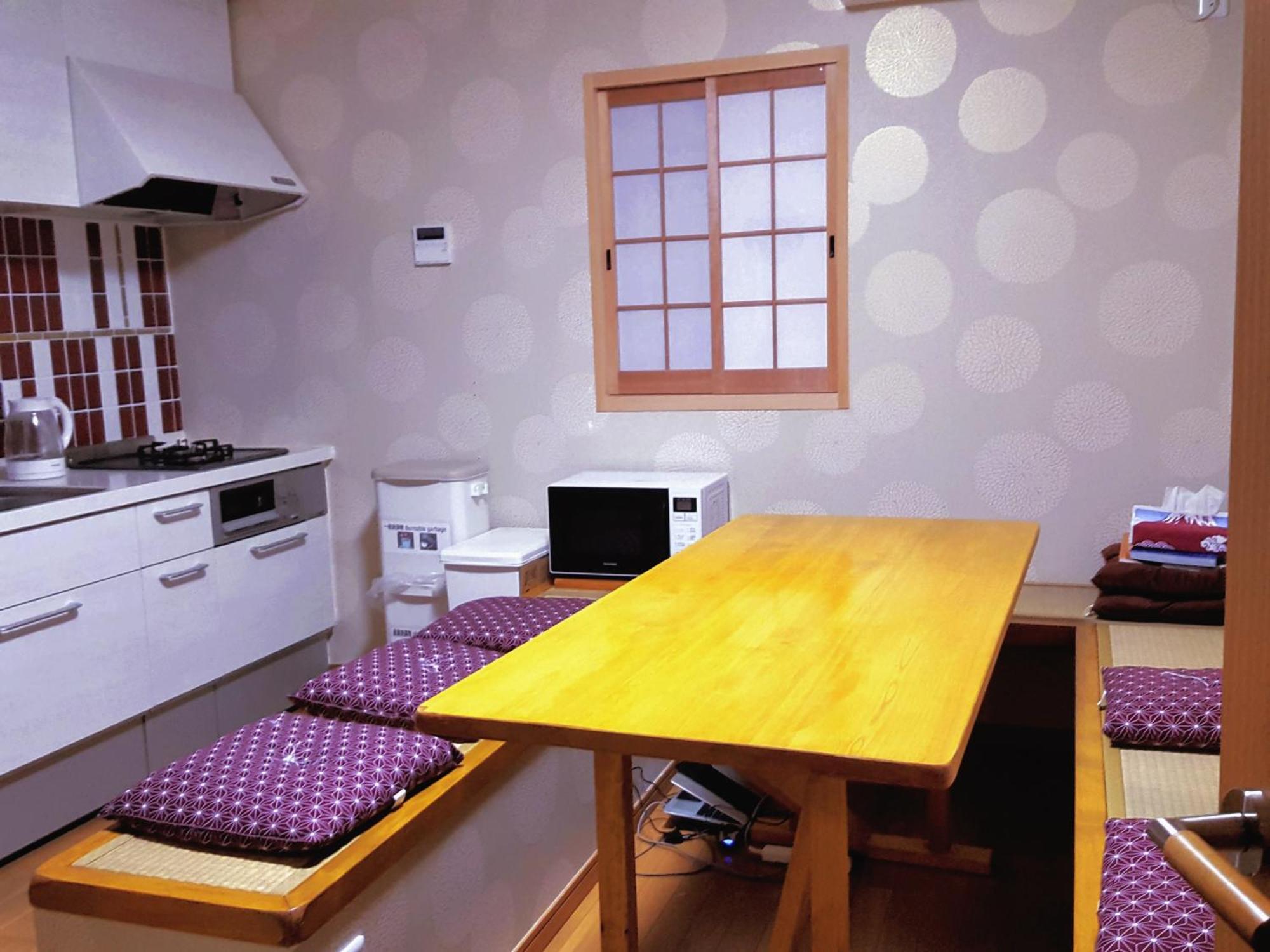 Apartment Izawa Osaka: Cozy Group Near Universal Japan Osaka