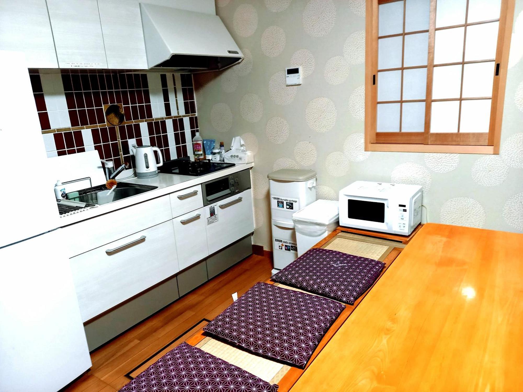 Apartment Izawa Osaka: Cozy Group Near Universal Japan *
