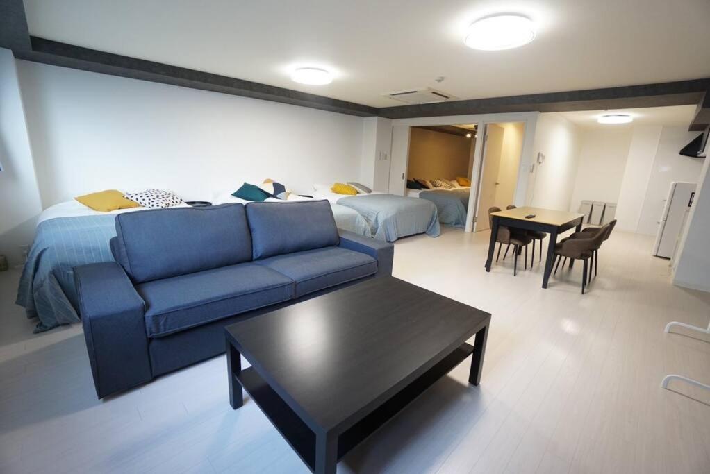 House Mebius Namba 301 Apartment