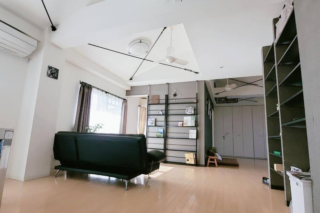 Apartamento New 広々としたモダンな空間 難波まで14分乗り継ぎなし 市内アクセス抜群 最大6人まで *