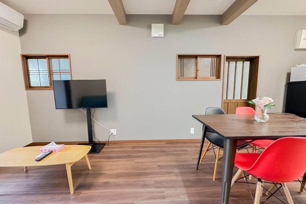 Apartment 西九条徒歩3分 Usjまで15分 フルリノベーション アクセス抜群 *