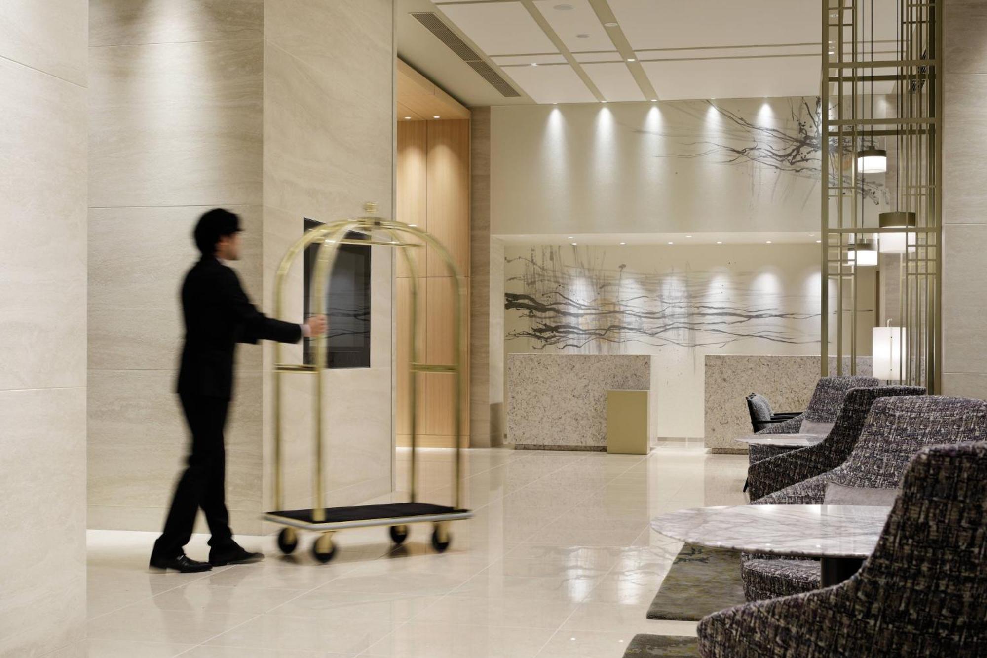 Courtyard By Marriott Honmachi Hotel