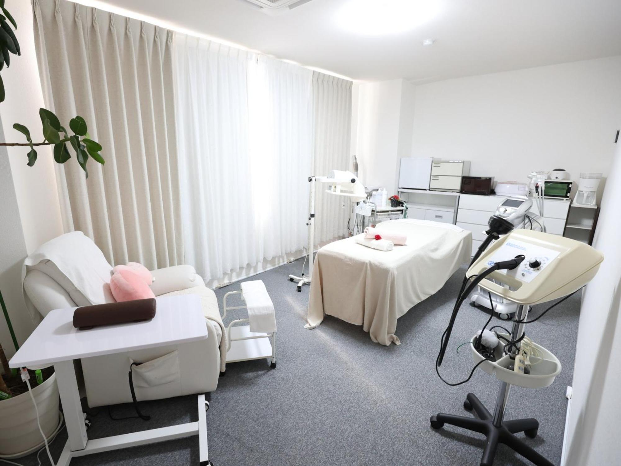 Elena Premium Namba