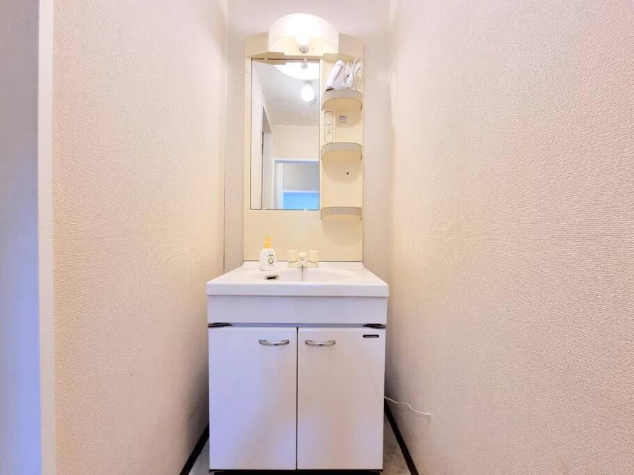 8人可能/部屋2つ/難波駅/大黒町駅 H503 Apartment *