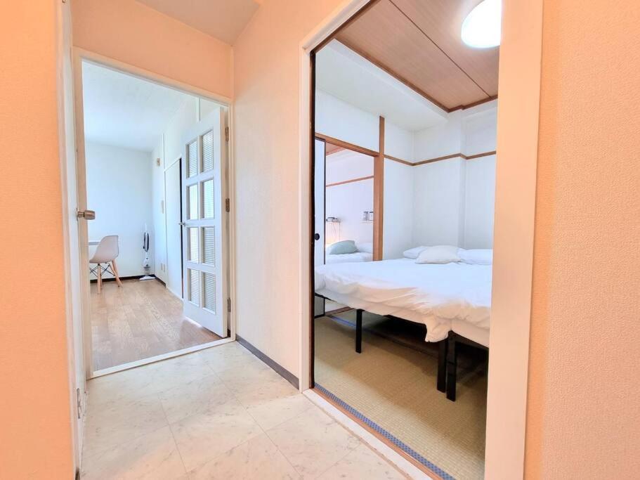8人可能/部屋2つ/難波駅/大黒町駅 H503 Apartment