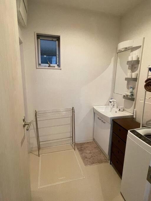 影 The Shadow 新築二階建て一軒家広いベッドルーム2つに ふかふかベッド３つ！ Apartment