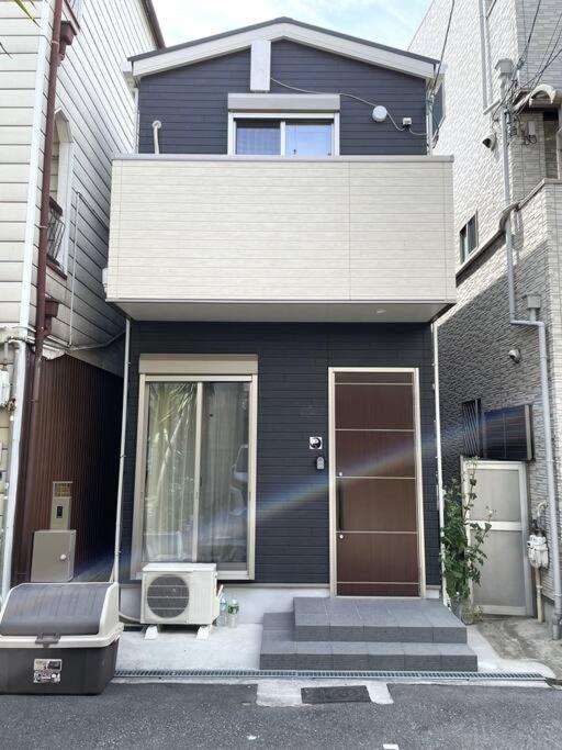 影 The Shadow 新築二階建て一軒家広いベッドルーム2つに ふかふかベッド３つ！ Apartment Osaka