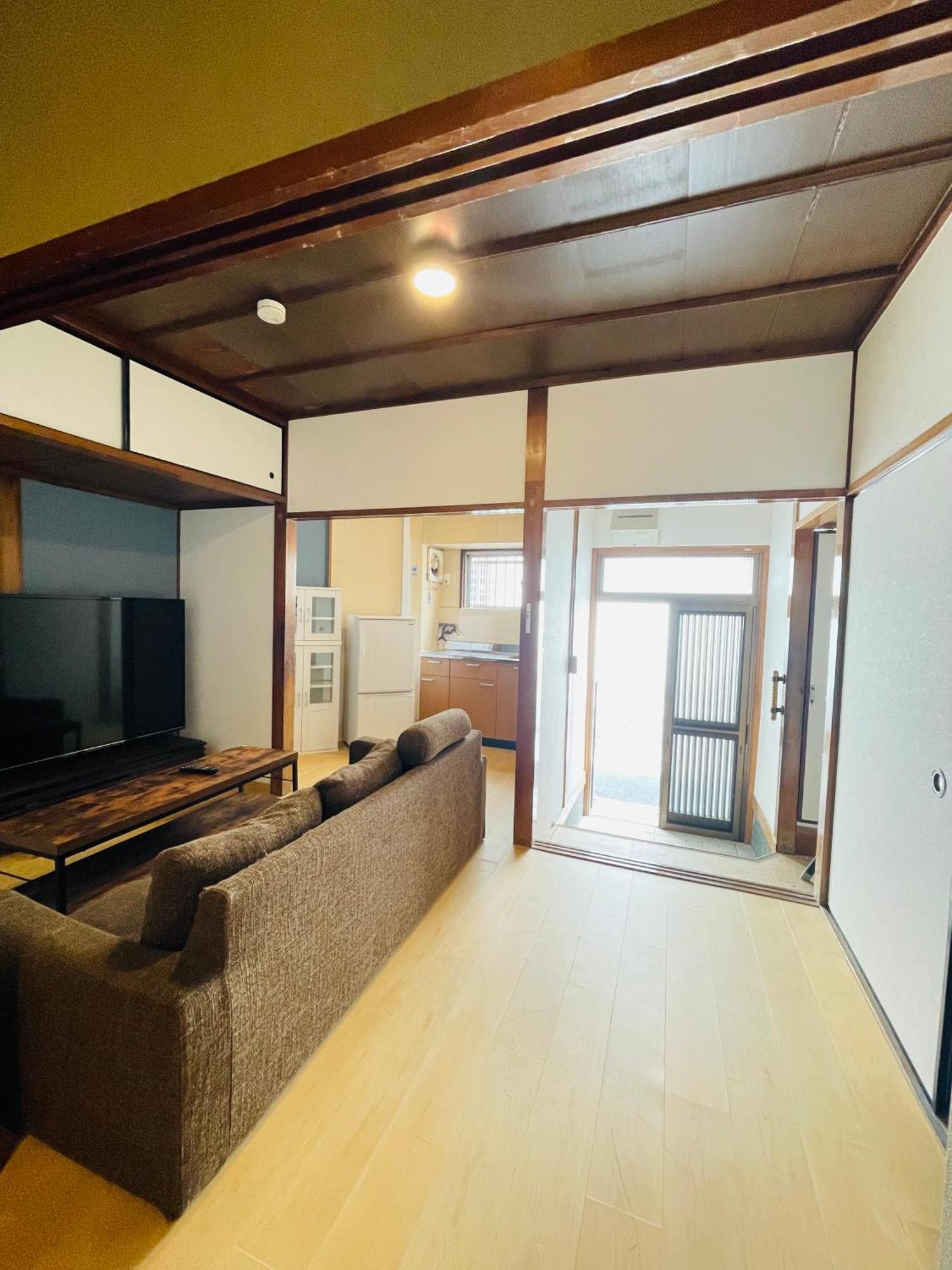 Apartment Namba Shinsaibashi 10 Mins Castle　east *