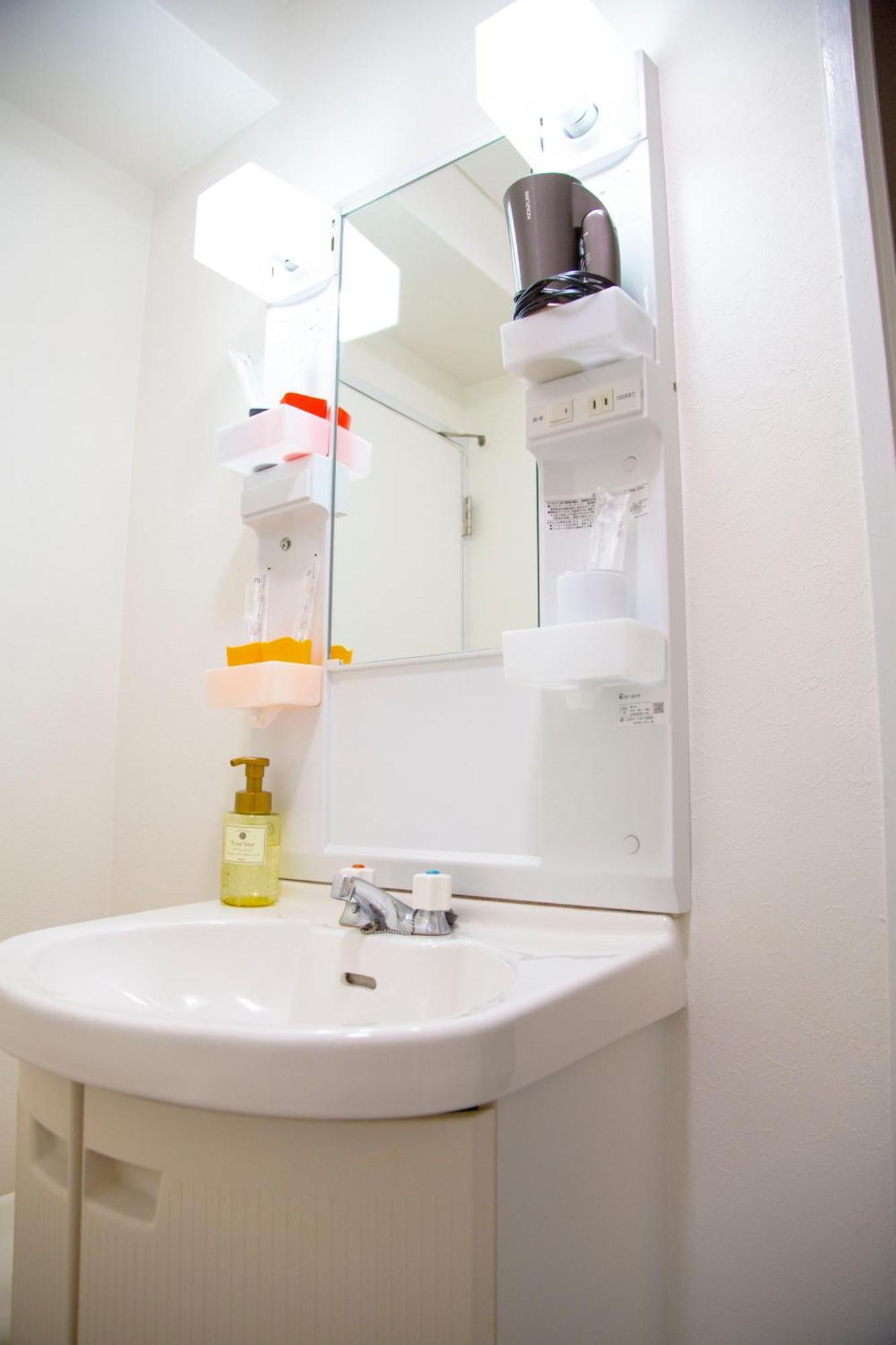 Guest house Lite House Shinsaibashi Iv 3*