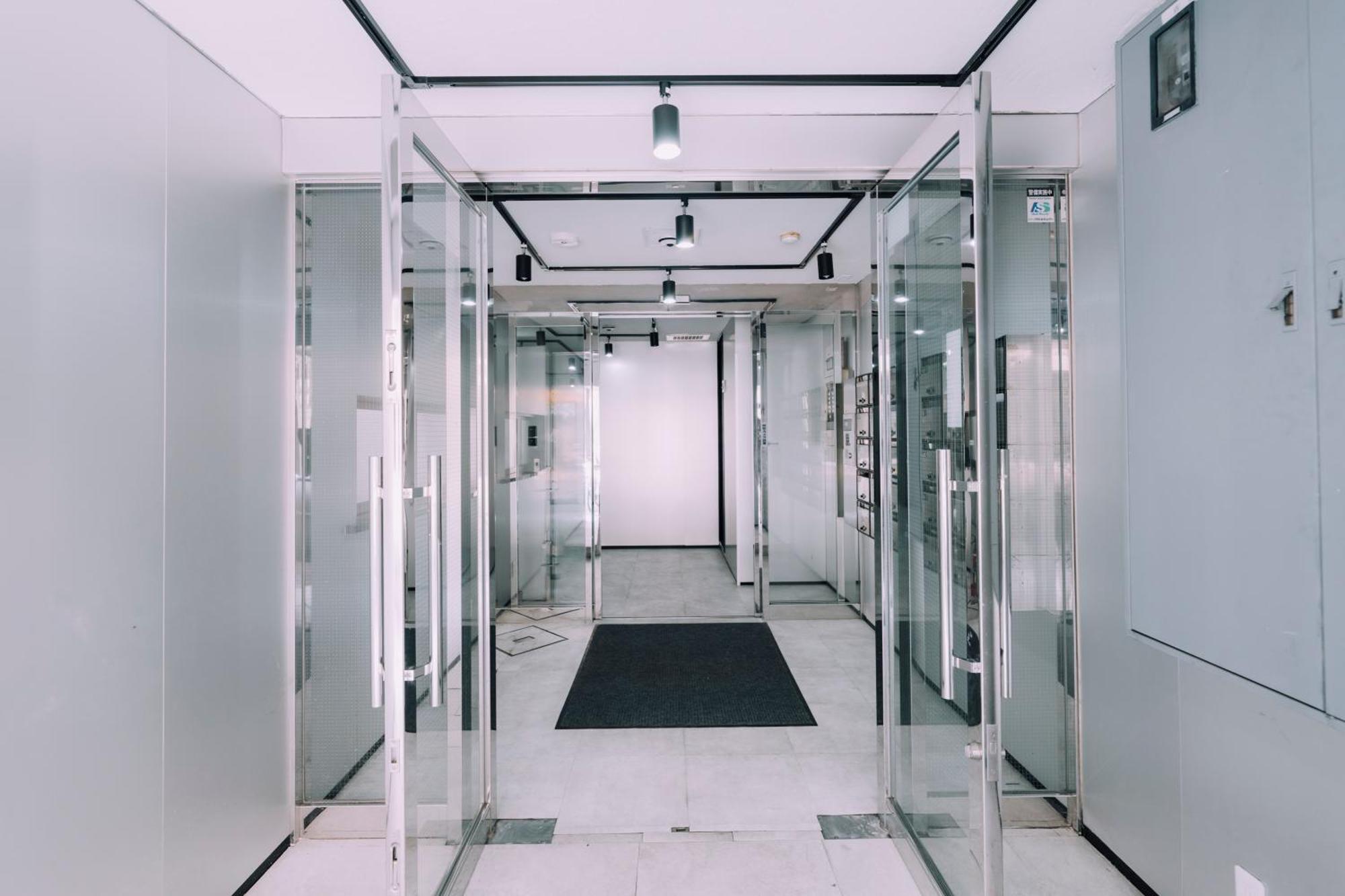 Minimalist Loft Namba Compact Studio With A 24-hour Gym Ma603