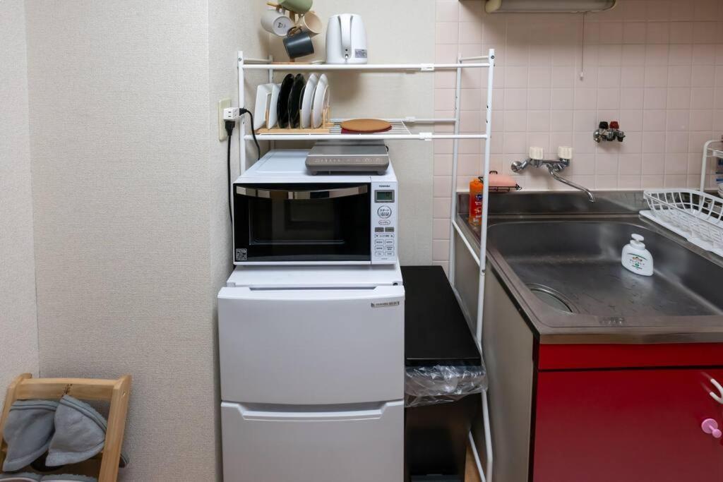 Apartamento 難波駅、道頓堀のそばでシンプルステイ　ベッド3台のお部屋 *