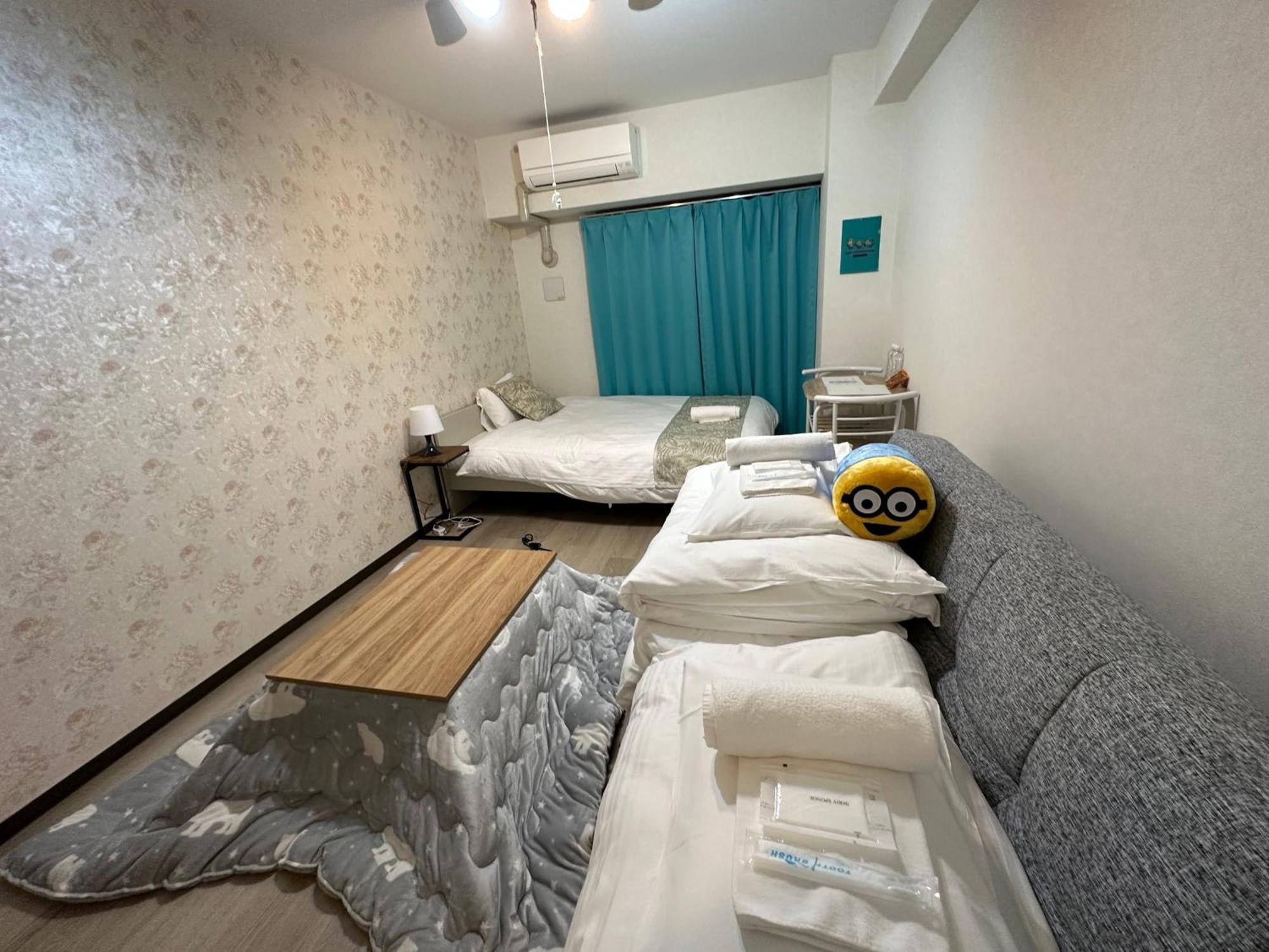 302 黒門市場1分!道頓堀まで徒歩8分!心斎橋まで徒歩9分 Apartment *