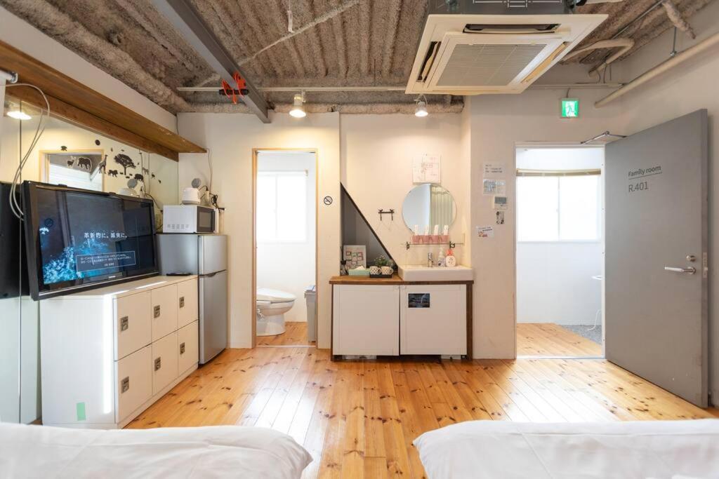 Apartment 【大阪市中心】一棟貸し切り、便利設備まで徒歩2分、心斎橋商店街まで徒歩10分！ *