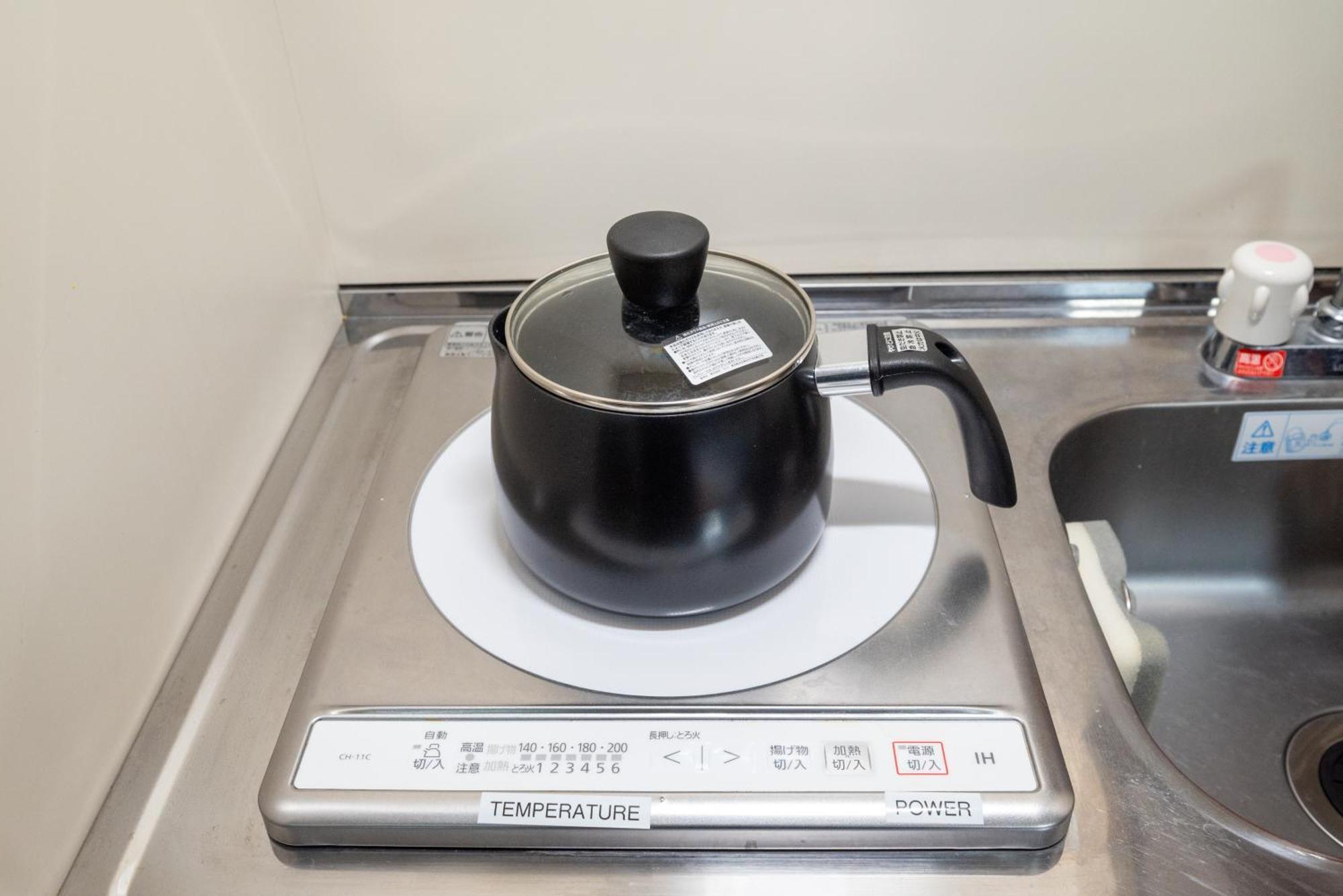 梅田まで電車で5分 2024年フルリフォーム 雰囲気の良い商店街を満喫 コンビニとカフェまで徒歩1分 建物2階 Apartment Osaka