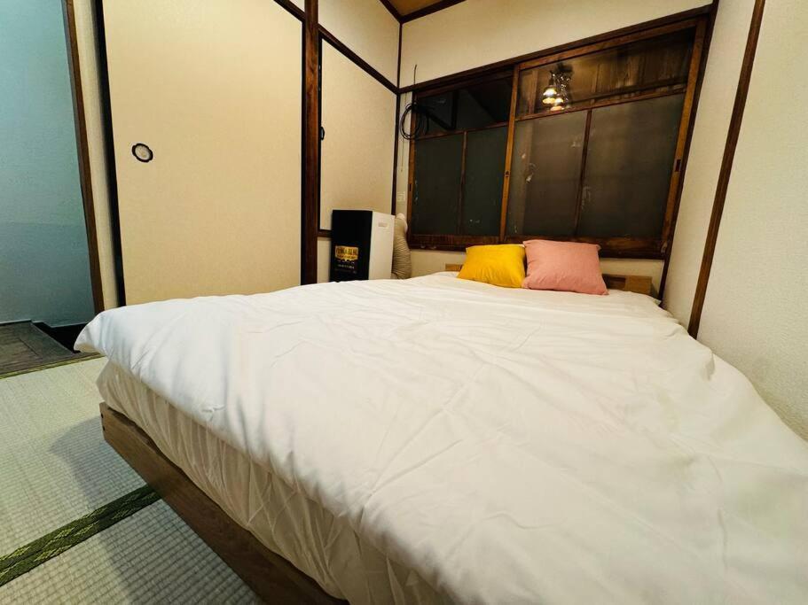 Apartment Kenchi House, 2-minute Walk From Nihonbashi Station And Kuromon Market *