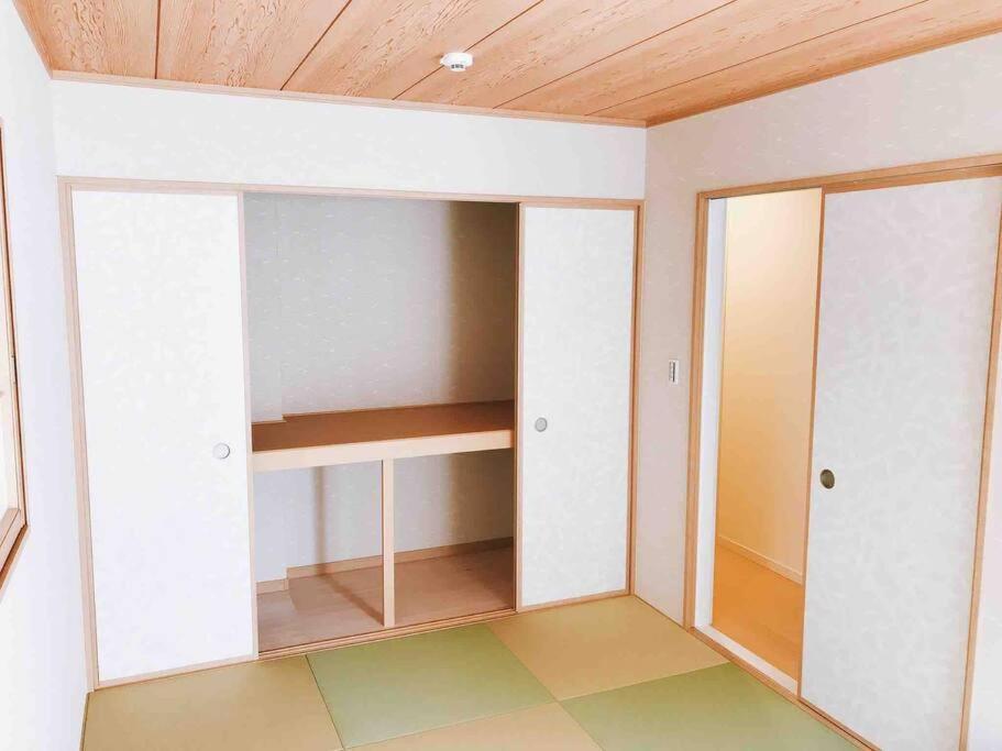 Spacious 120m2/4 Bedrooms/2 Toilets/free Parking Osaka