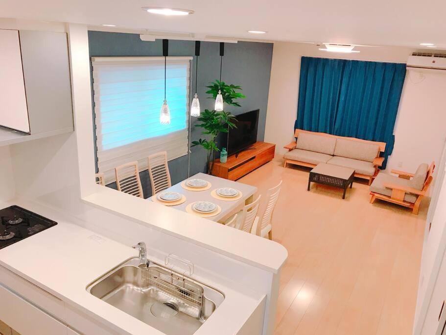 Spacious 120m2/4 Bedrooms/2 Toilets/free Parking Osaka
