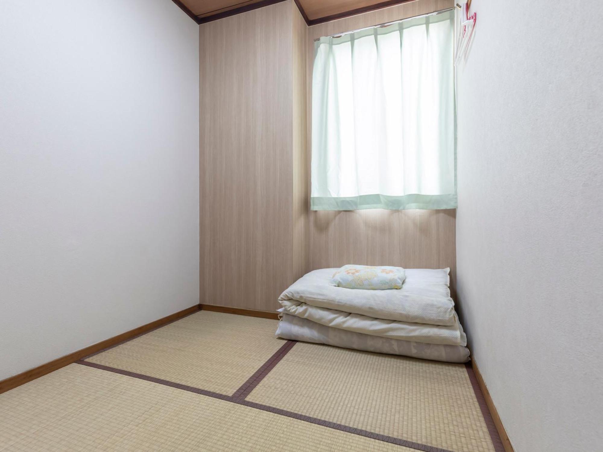 Business Kaga Hostel *