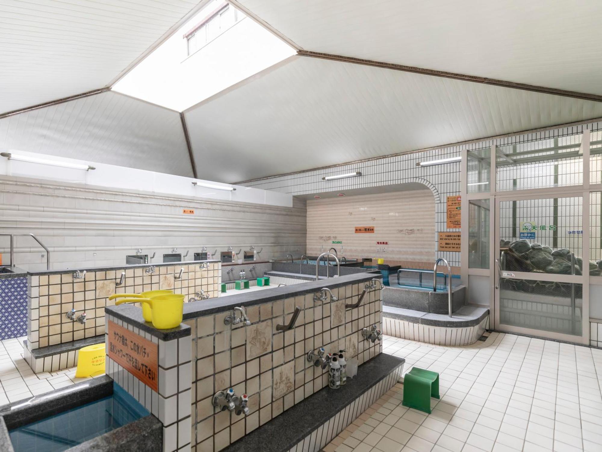 Business Kaga Hostel