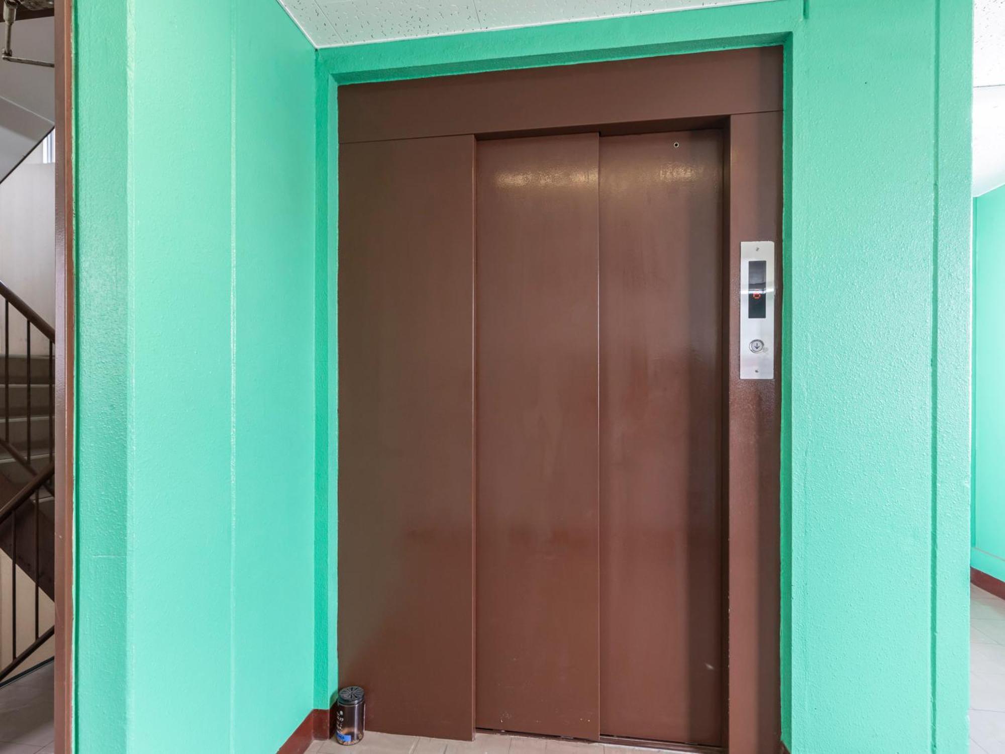 Business Kaga Hostel