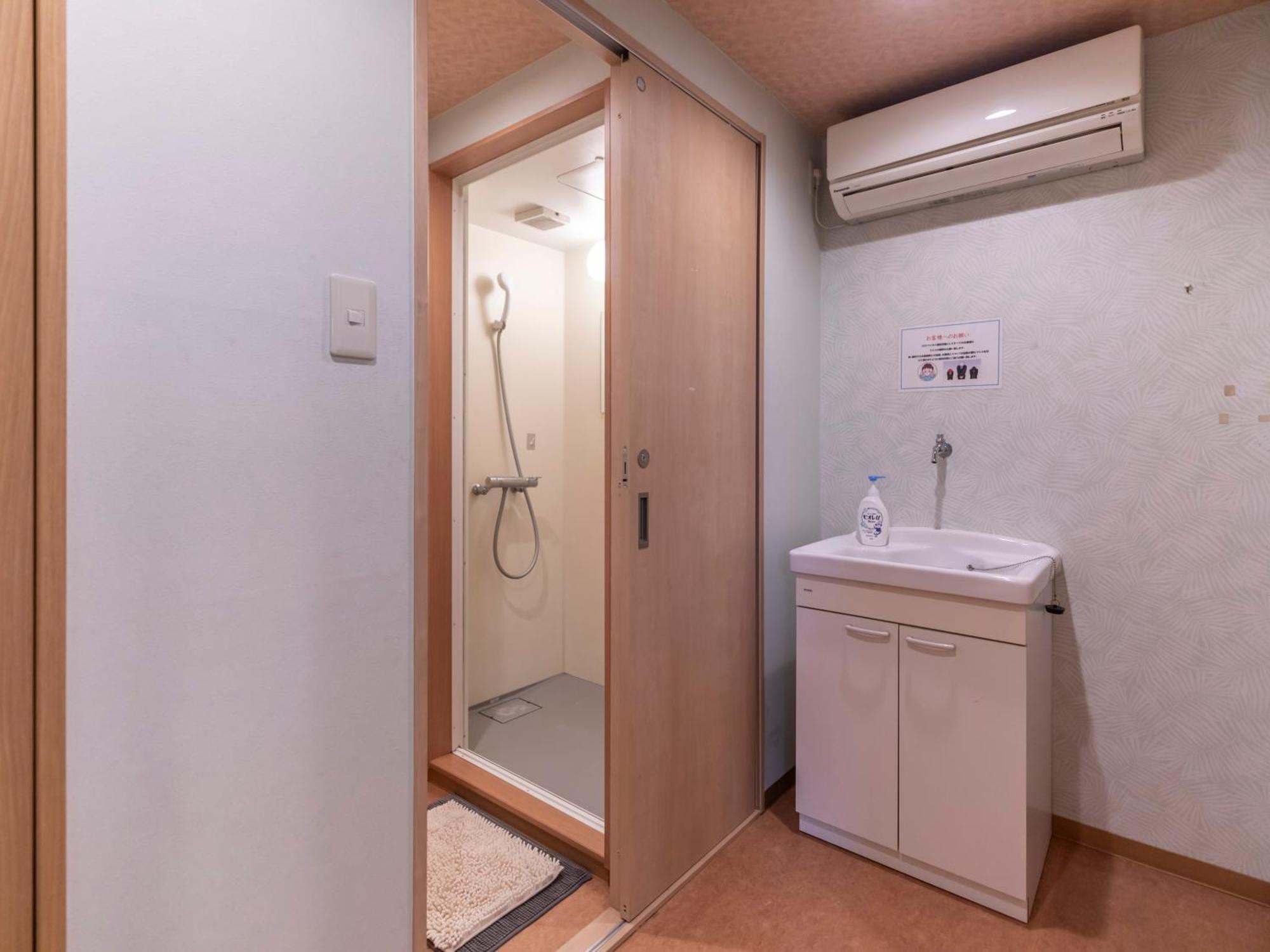 Hostel Business Kaga